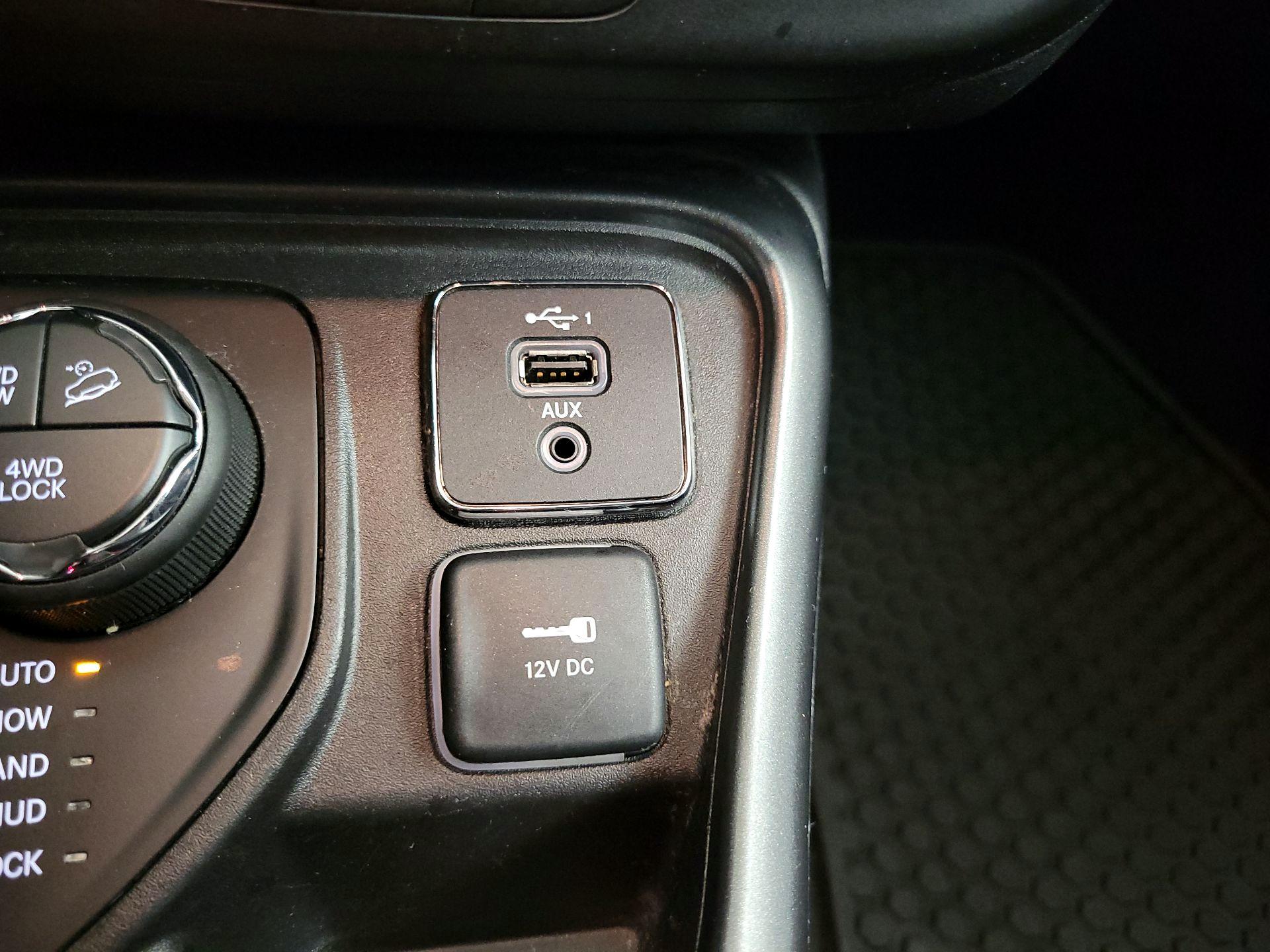 Thumbnail: 2020 Jeep Compass - 18