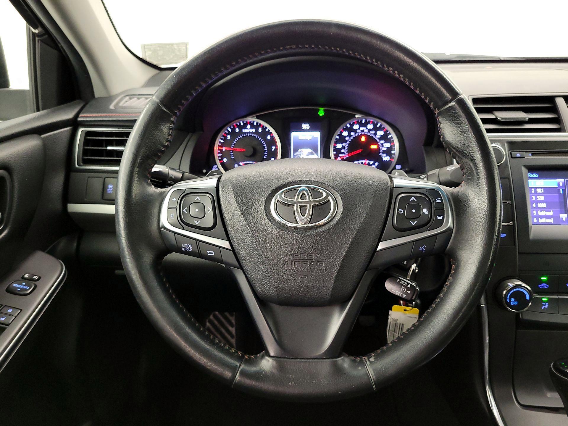 Thumbnail: 2016 Toyota Camry - 10