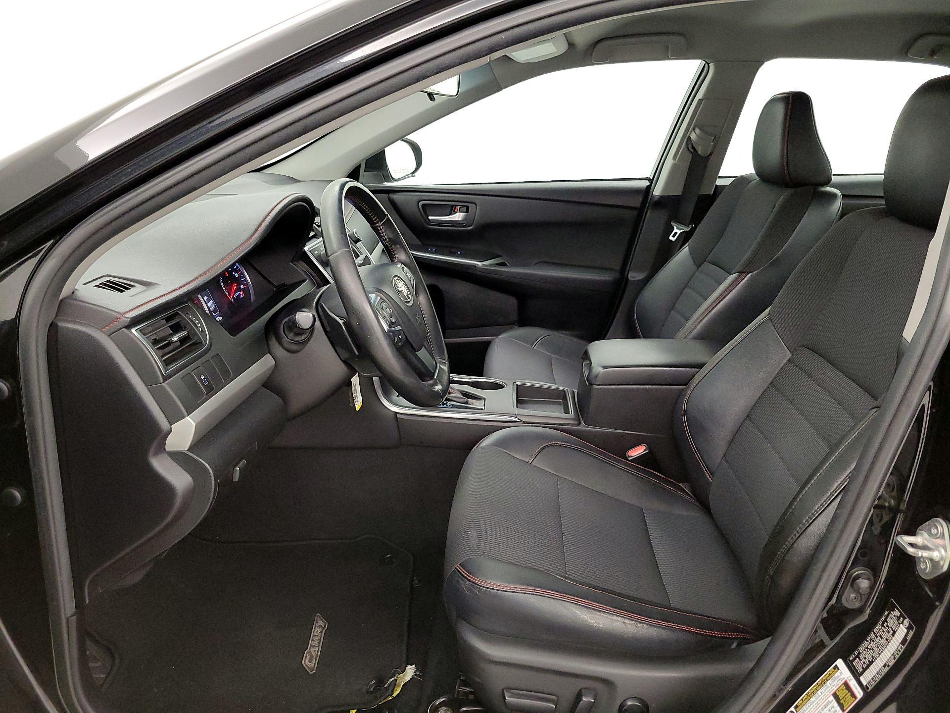 Thumbnail: 2016 Toyota Camry - 11