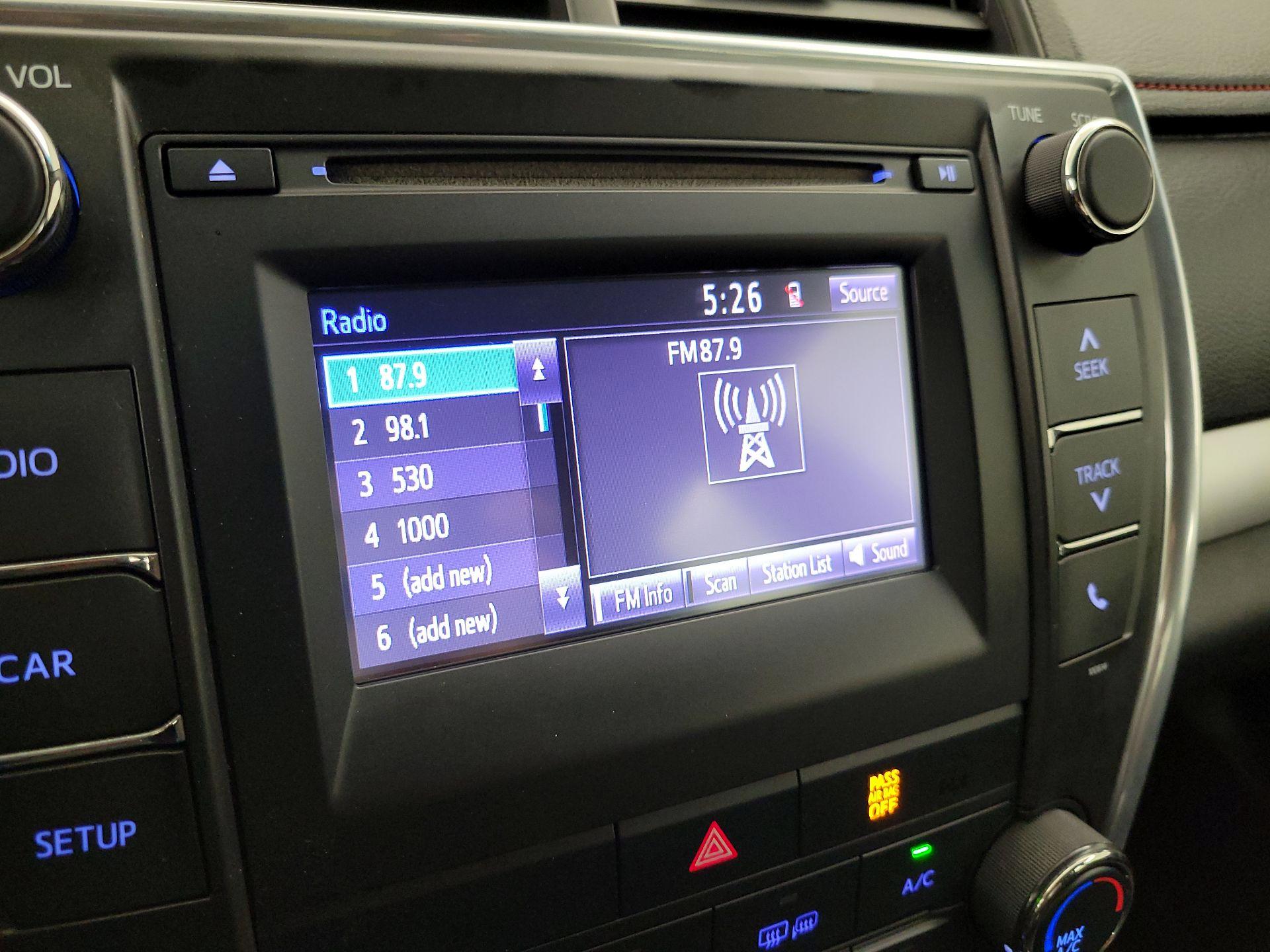 Thumbnail: 2016 Toyota Camry - 15