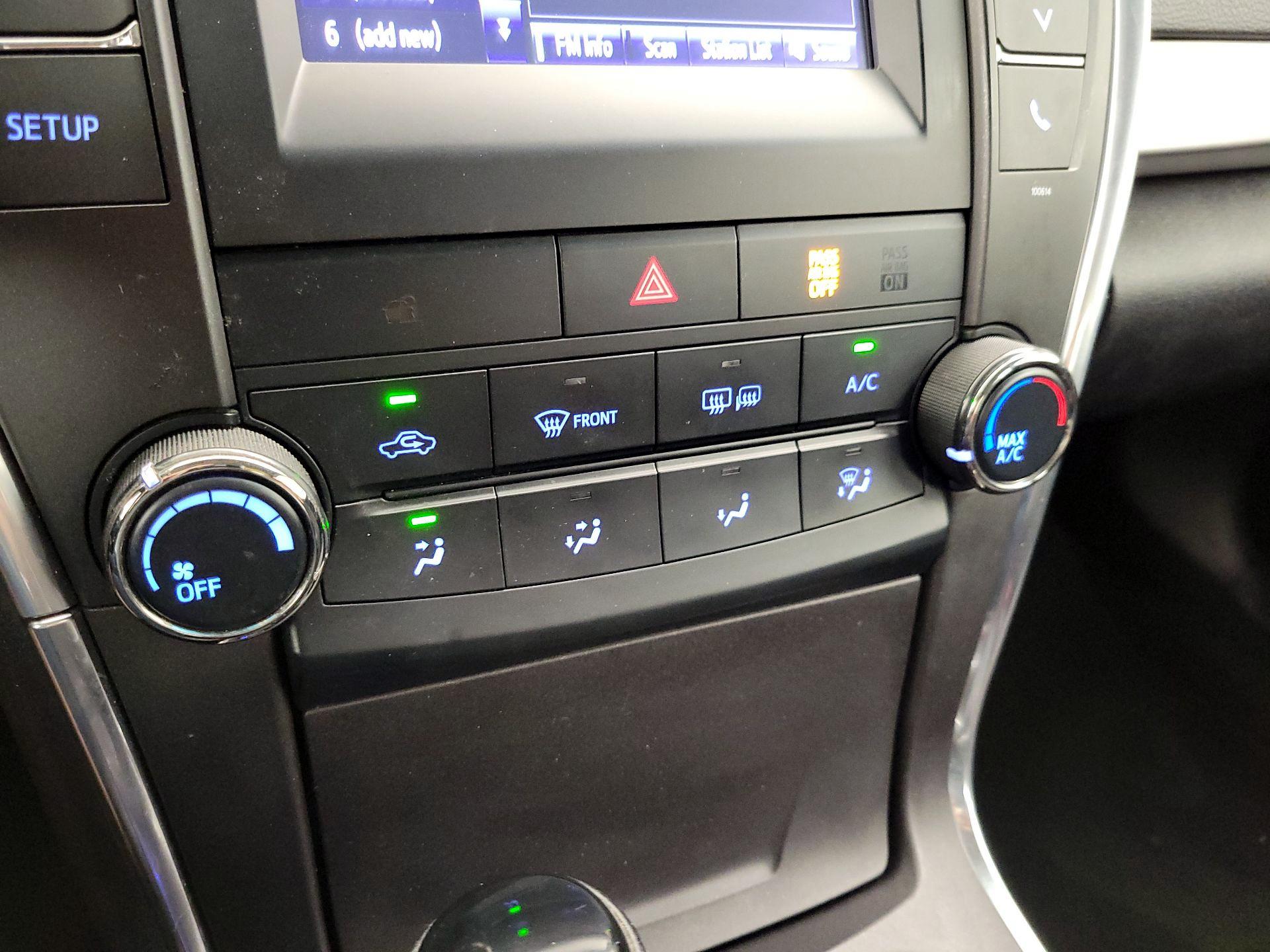 Thumbnail: 2016 Toyota Camry - 16