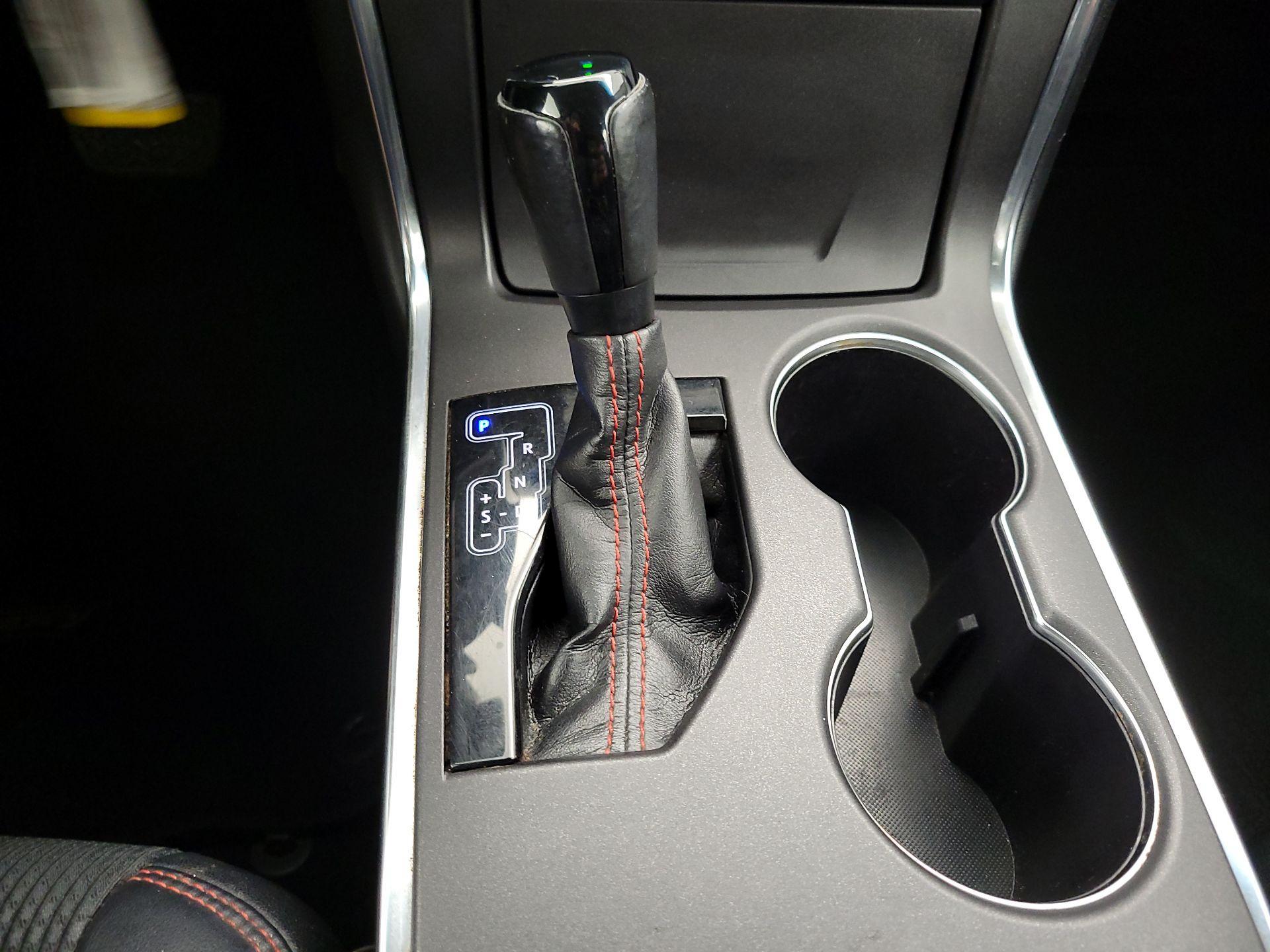 Thumbnail: 2016 Toyota Camry - 17