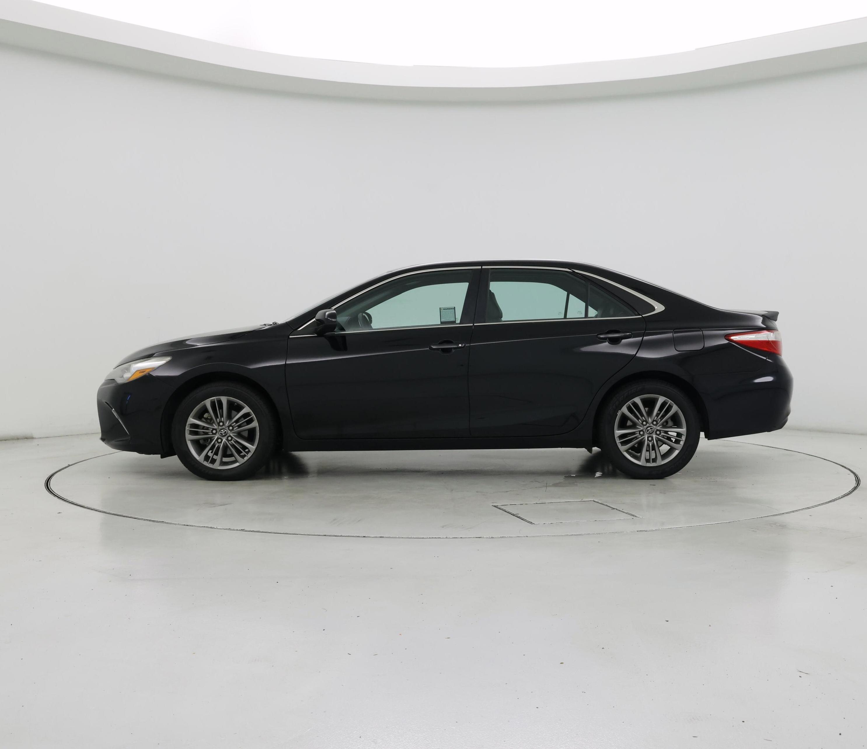 Thumbnail: 2016 Toyota Camry - 3