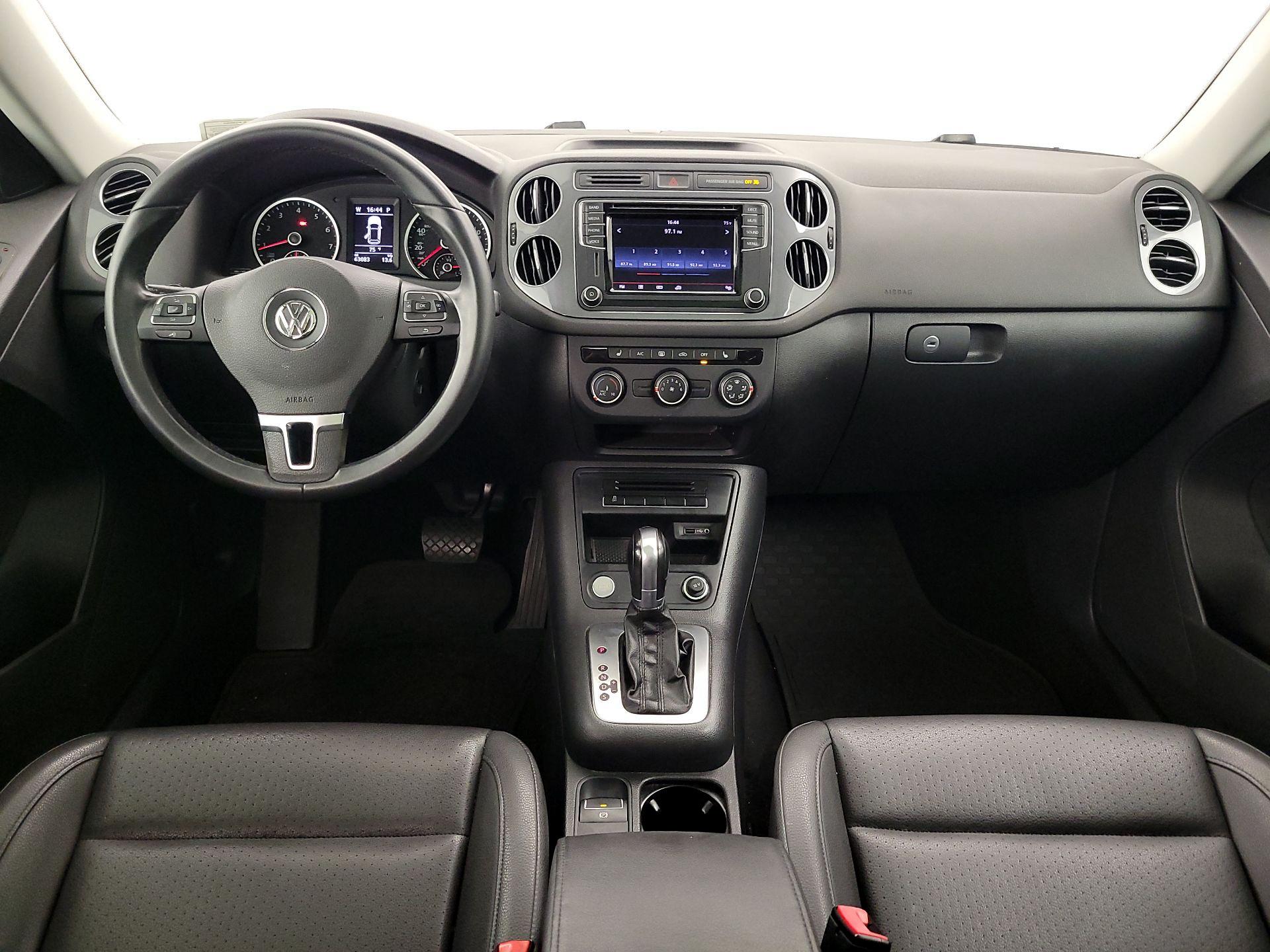 Thumbnail: 2017 Volkswagen Tiguan - 9
