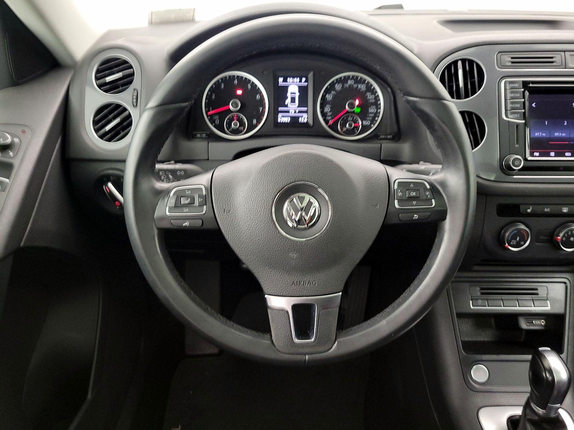Thumbnail: 2017 Volkswagen Tiguan - 10