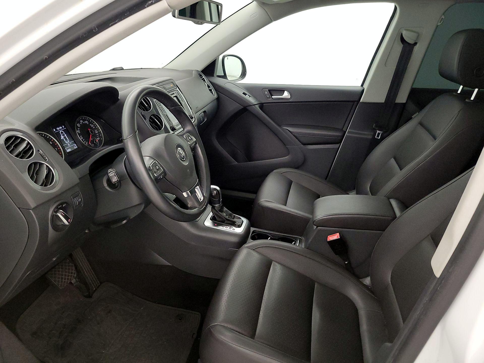 Thumbnail: 2017 Volkswagen Tiguan - 11
