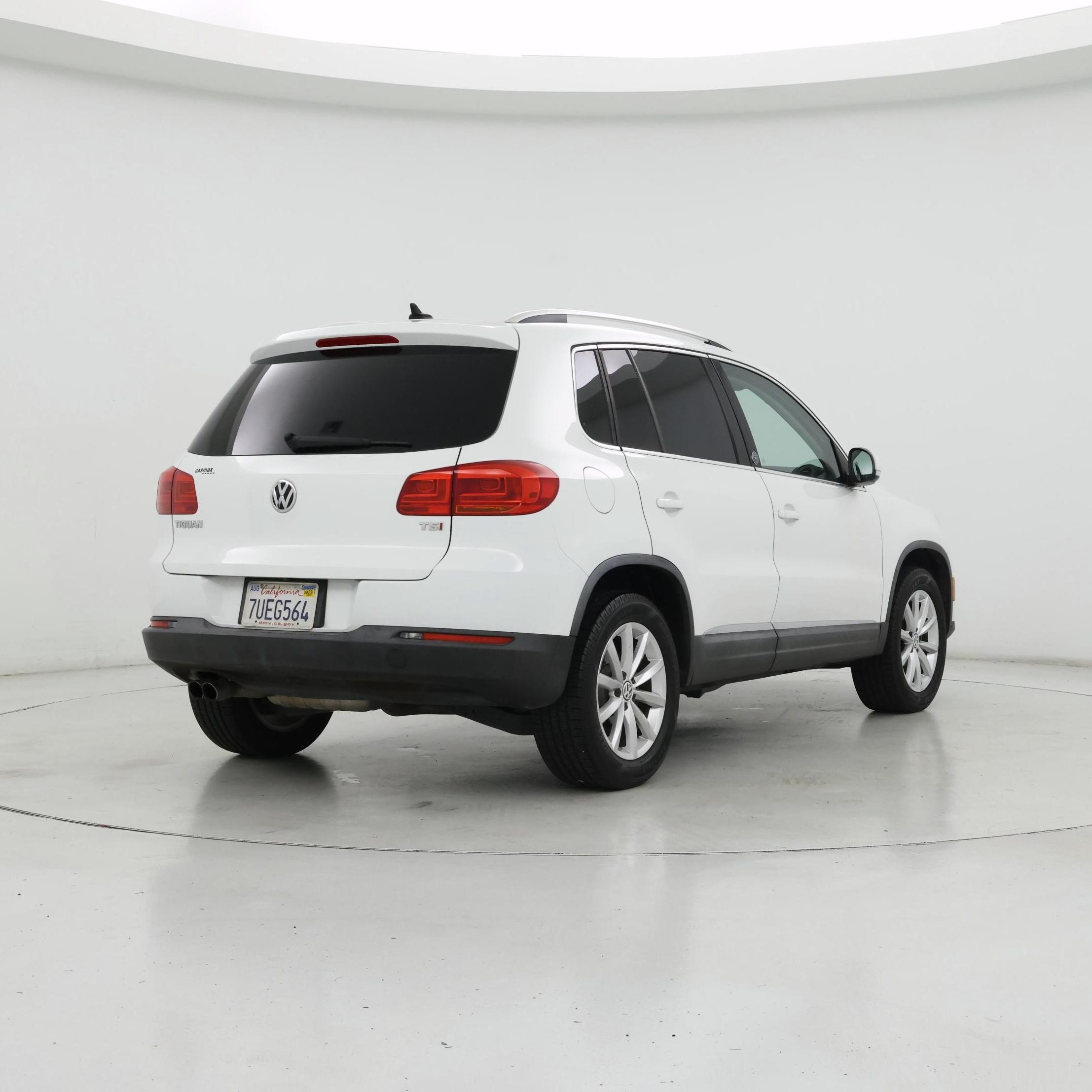 Thumbnail: 2017 Volkswagen Tiguan - 8