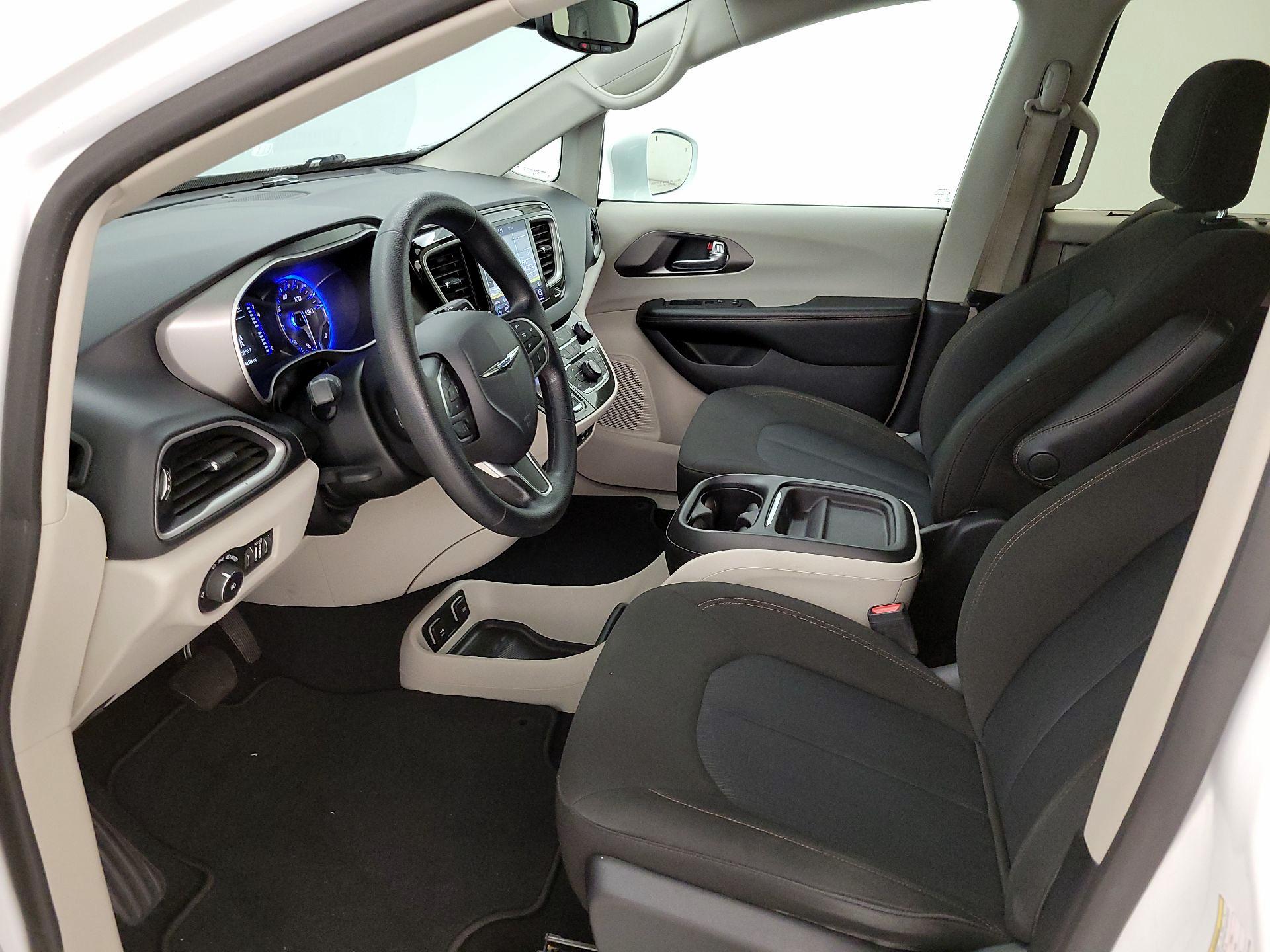 Thumbnail: 2020 Chrysler Pacifica - 11