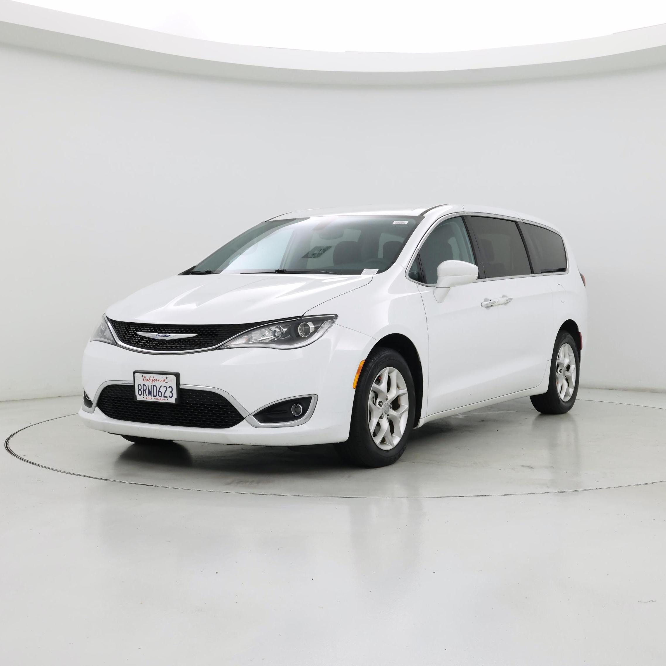 Thumbnail: 2020 Chrysler Pacifica - 4