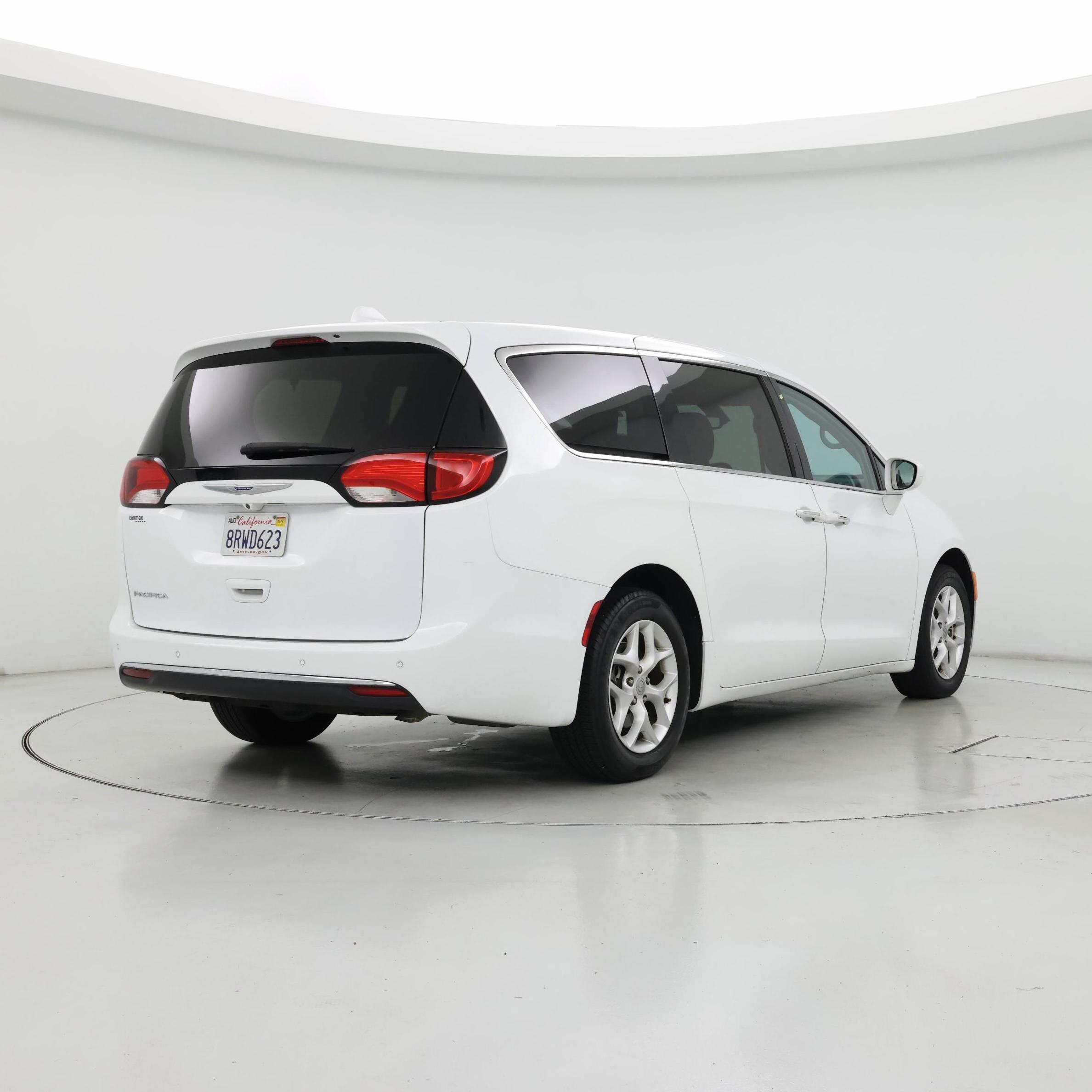 Thumbnail: 2020 Chrysler Pacifica - 8