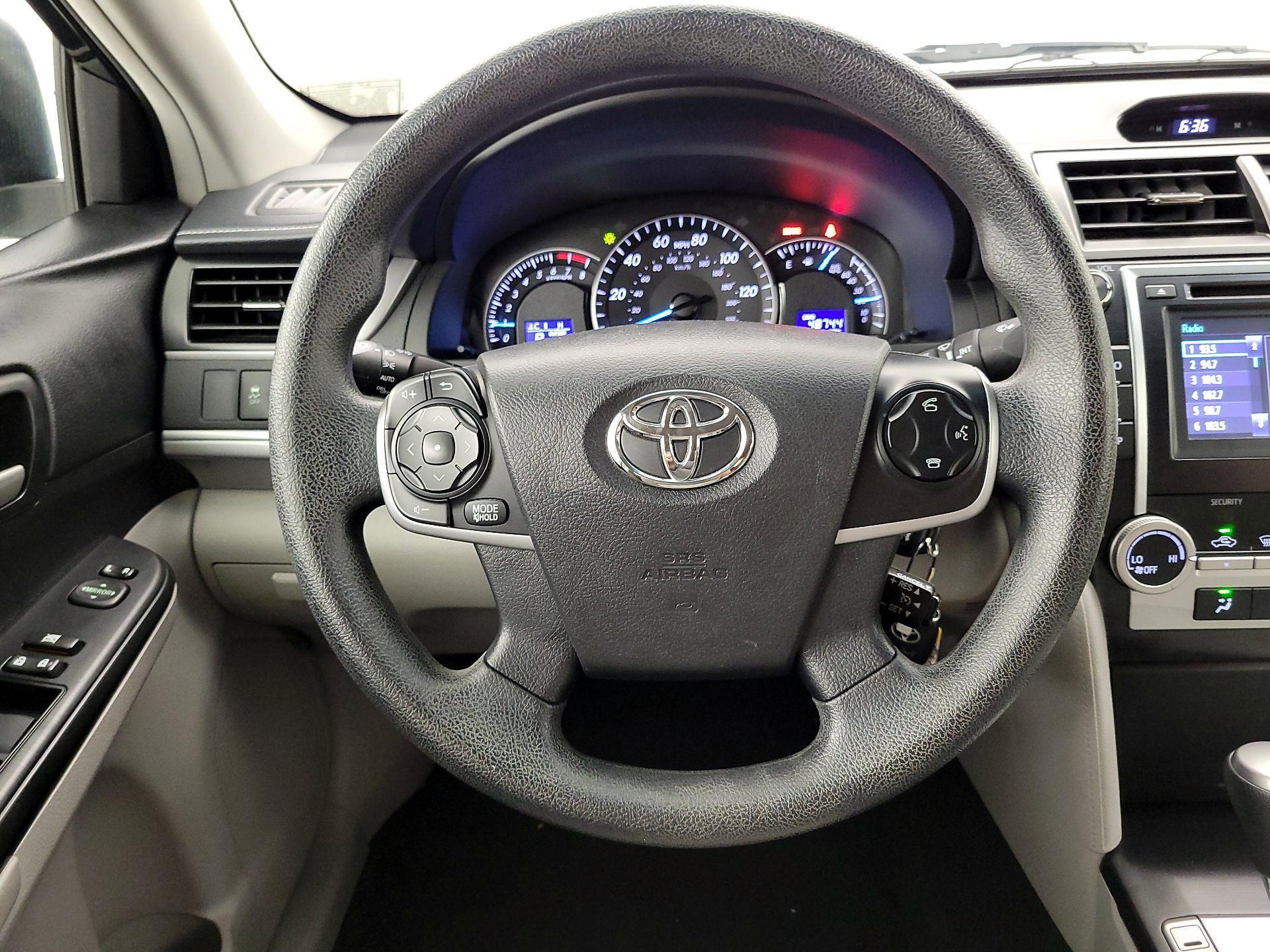 Thumbnail: 2014 Toyota Camry - 10