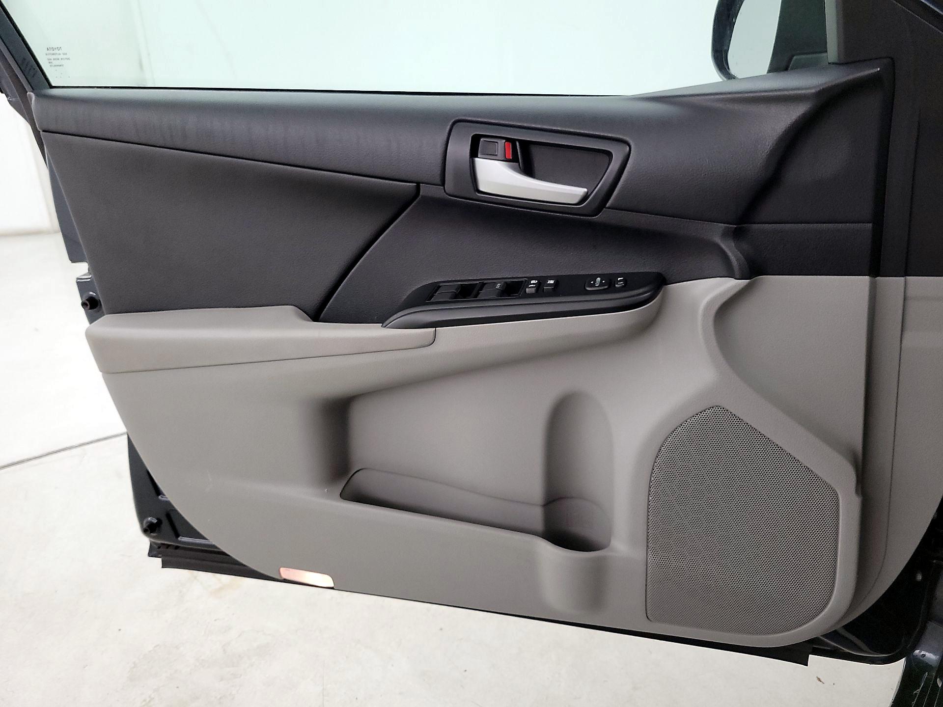 Thumbnail: 2014 Toyota Camry - 12
