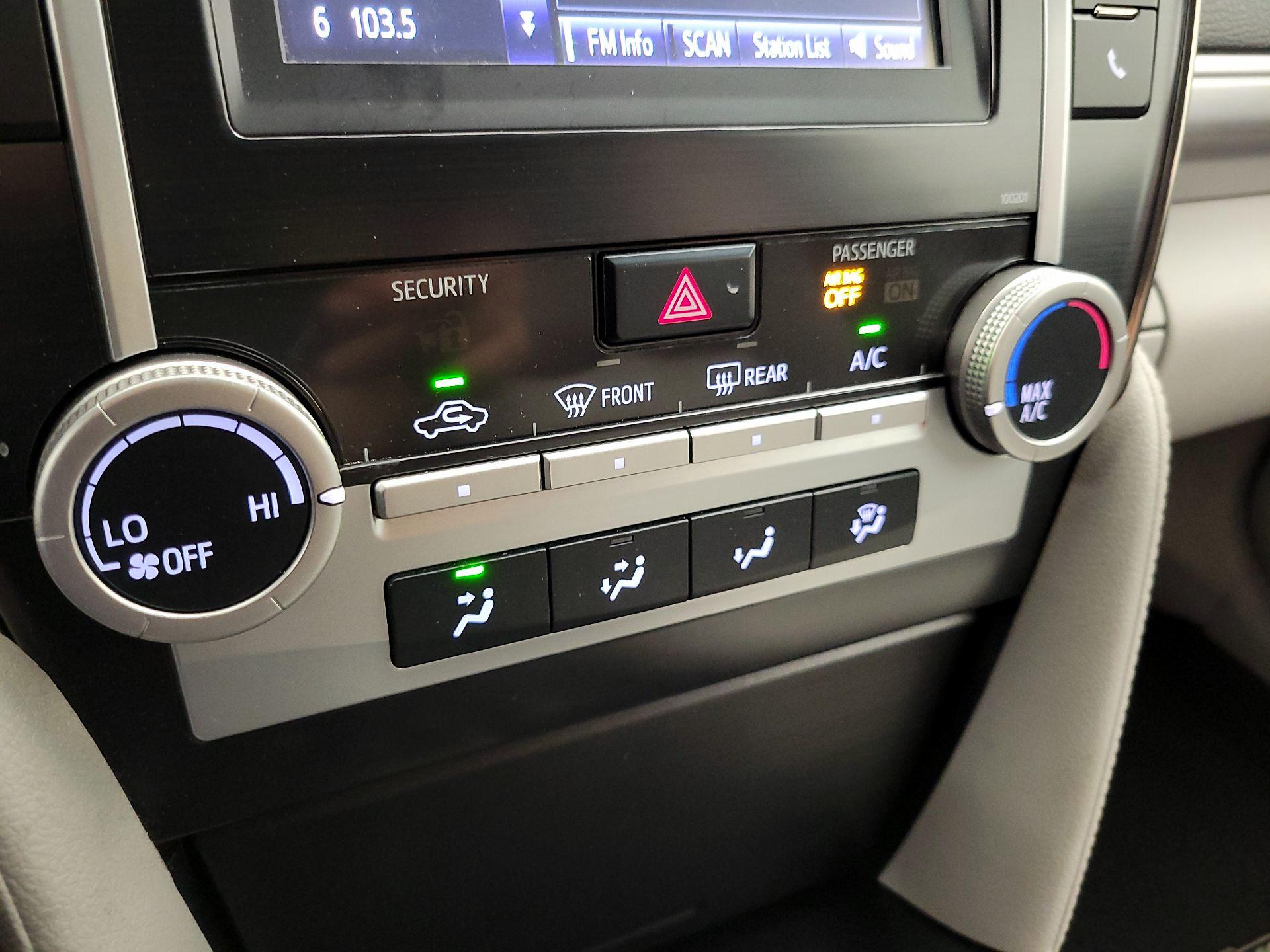 Thumbnail: 2014 Toyota Camry - 16