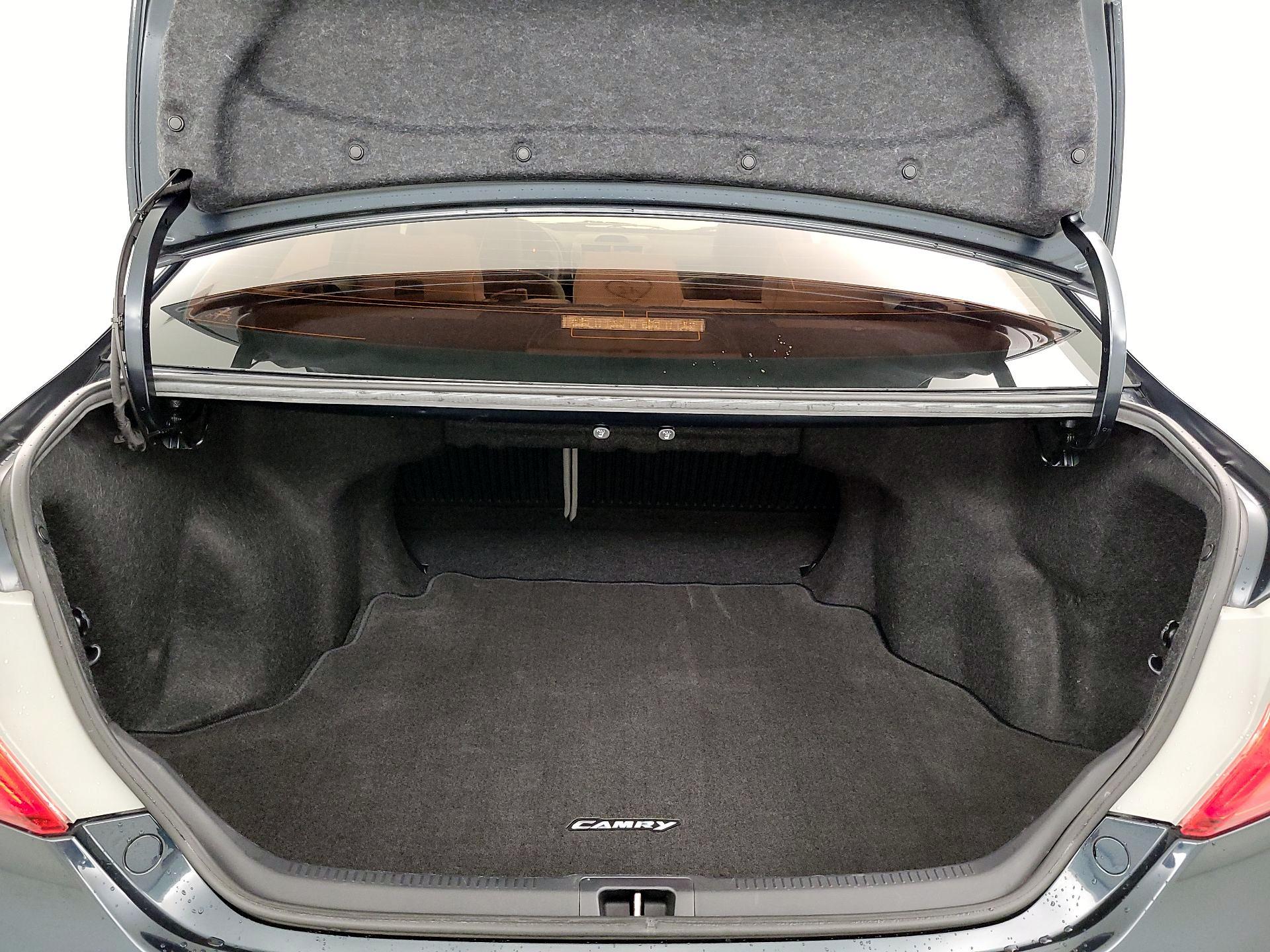 Thumbnail: 2014 Toyota Camry - 20