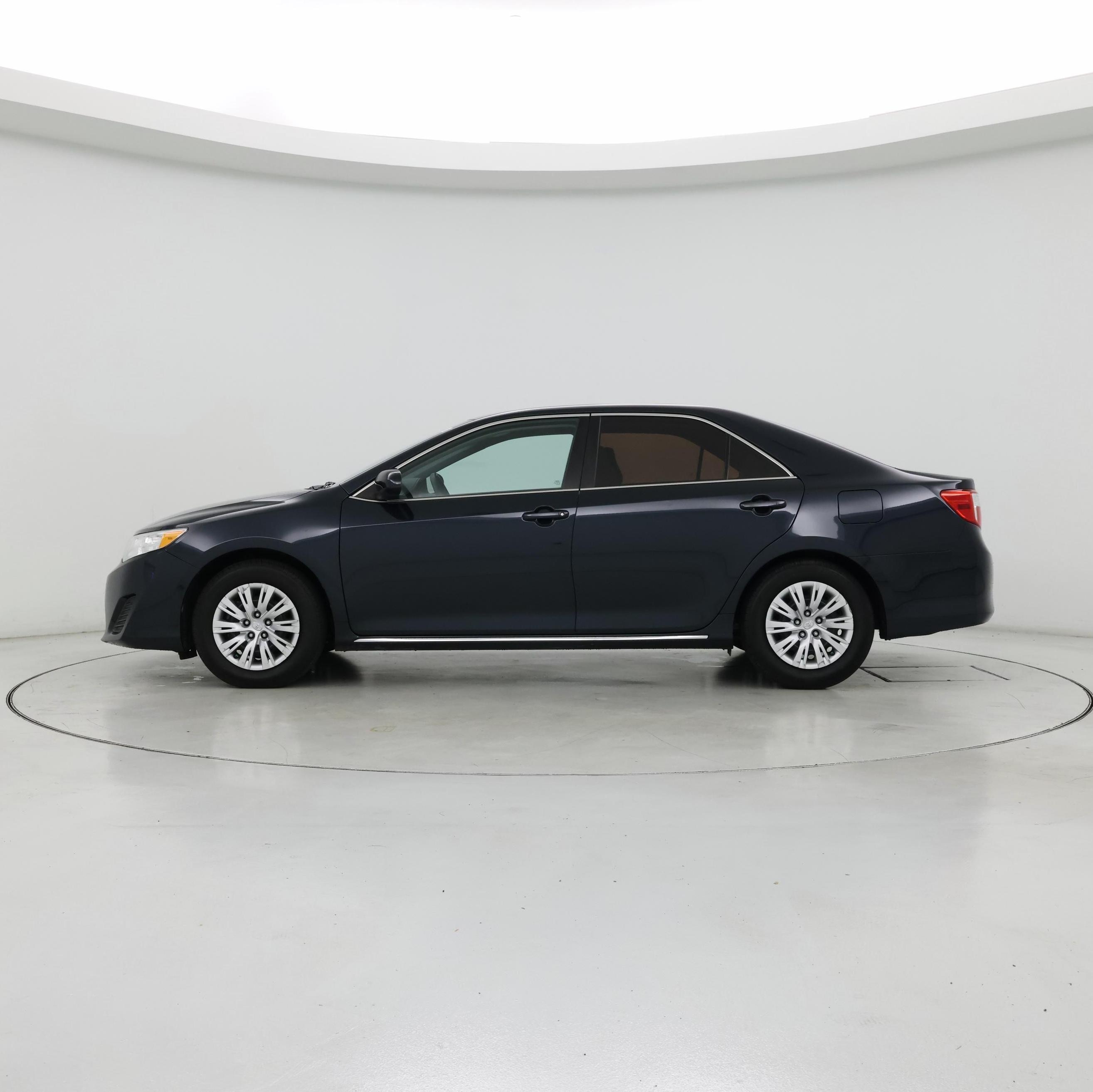 Thumbnail: 2014 Toyota Camry - 3