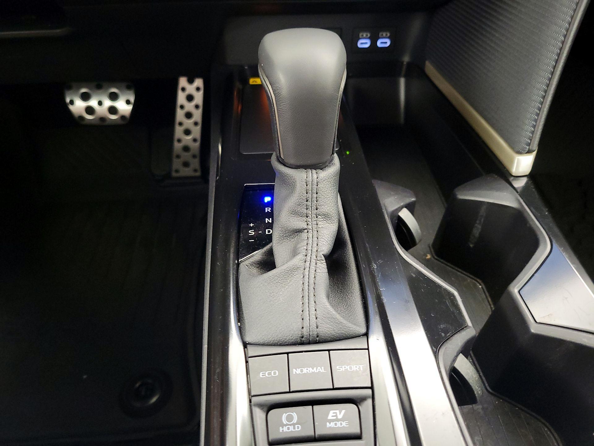 Thumbnail: 2025 Toyota Camry - 17