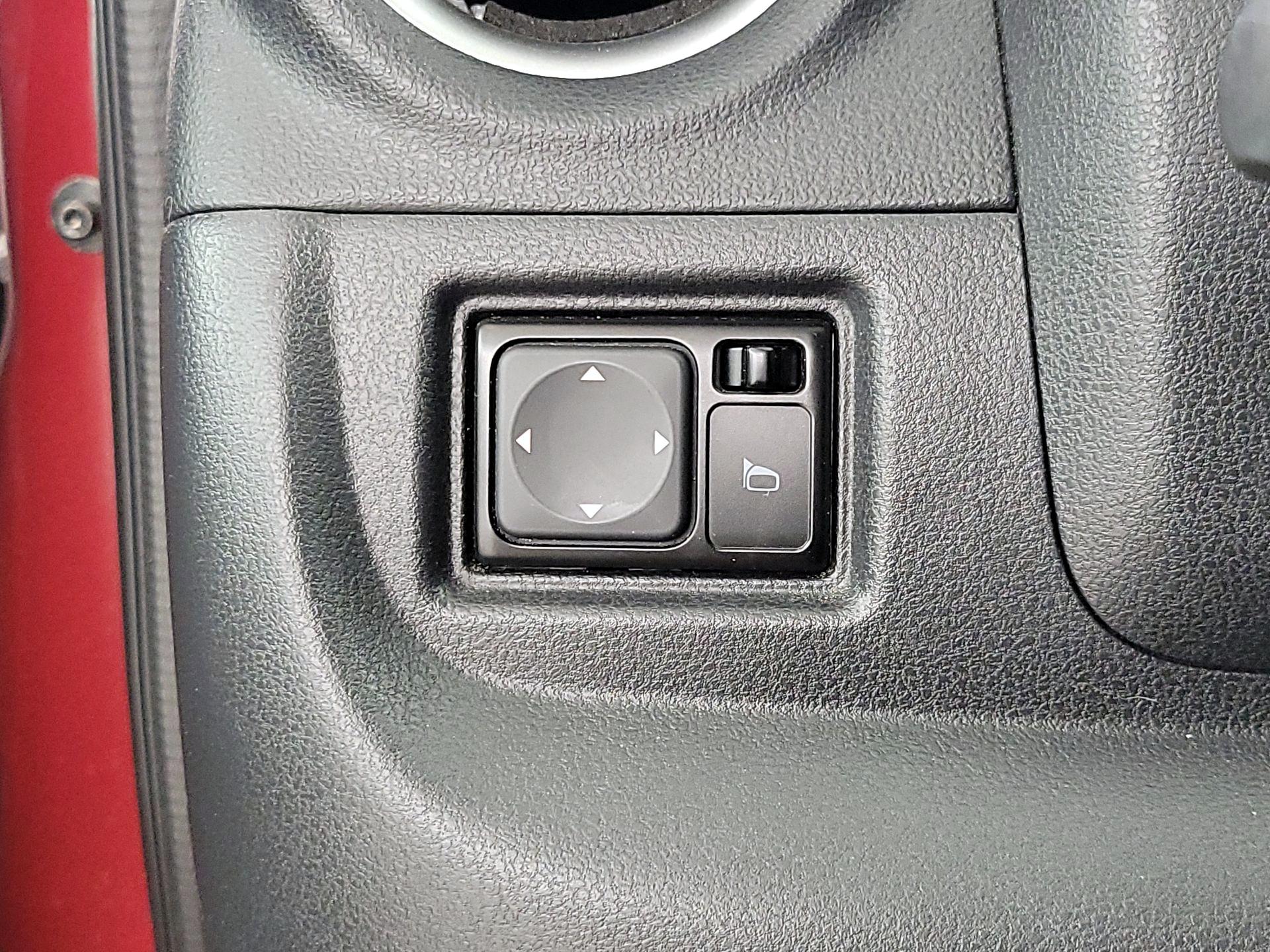 Thumbnail: 2016 Nissan Versa - 13