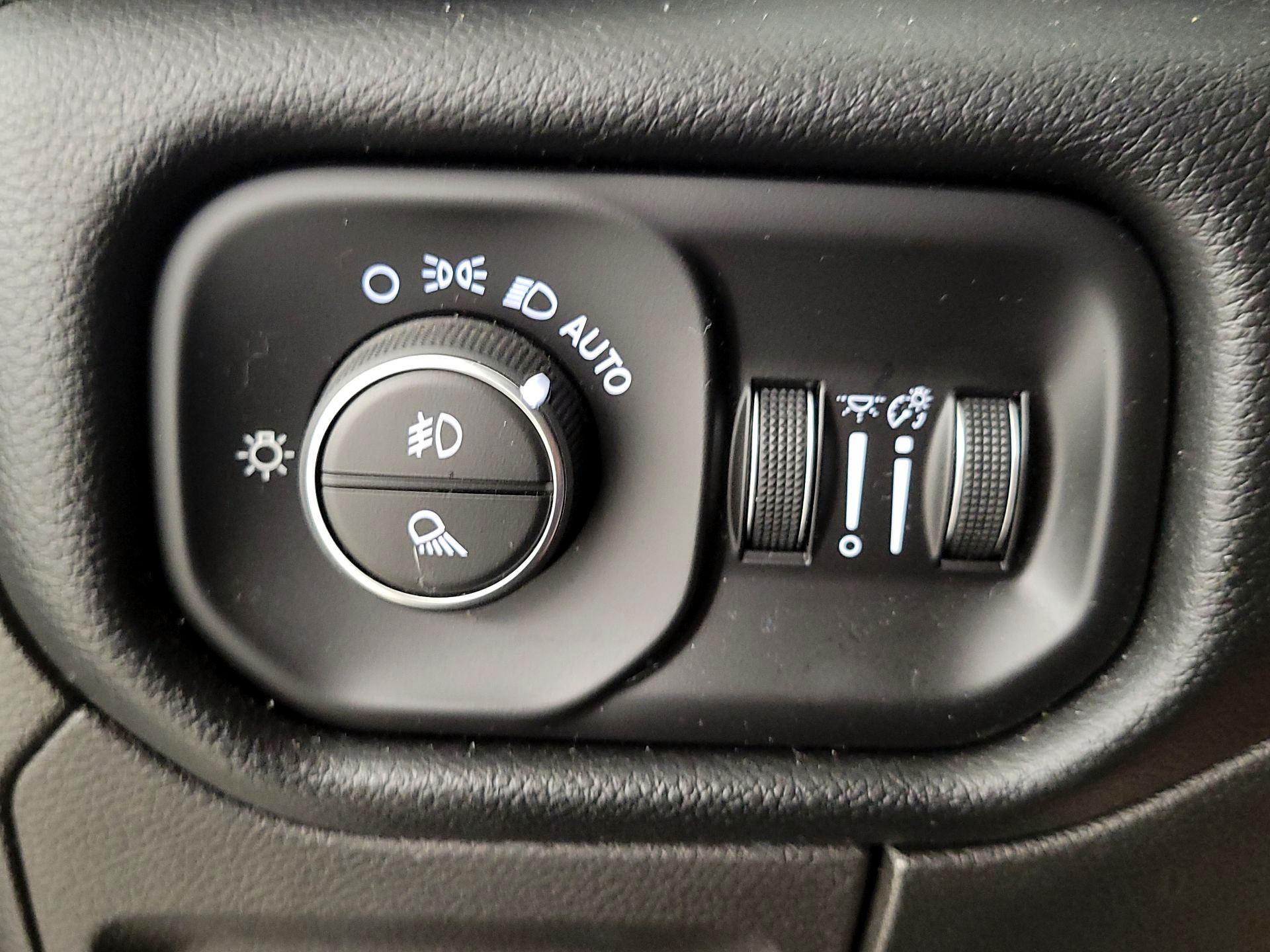 Thumbnail: 2019 RAM 1500 - 13