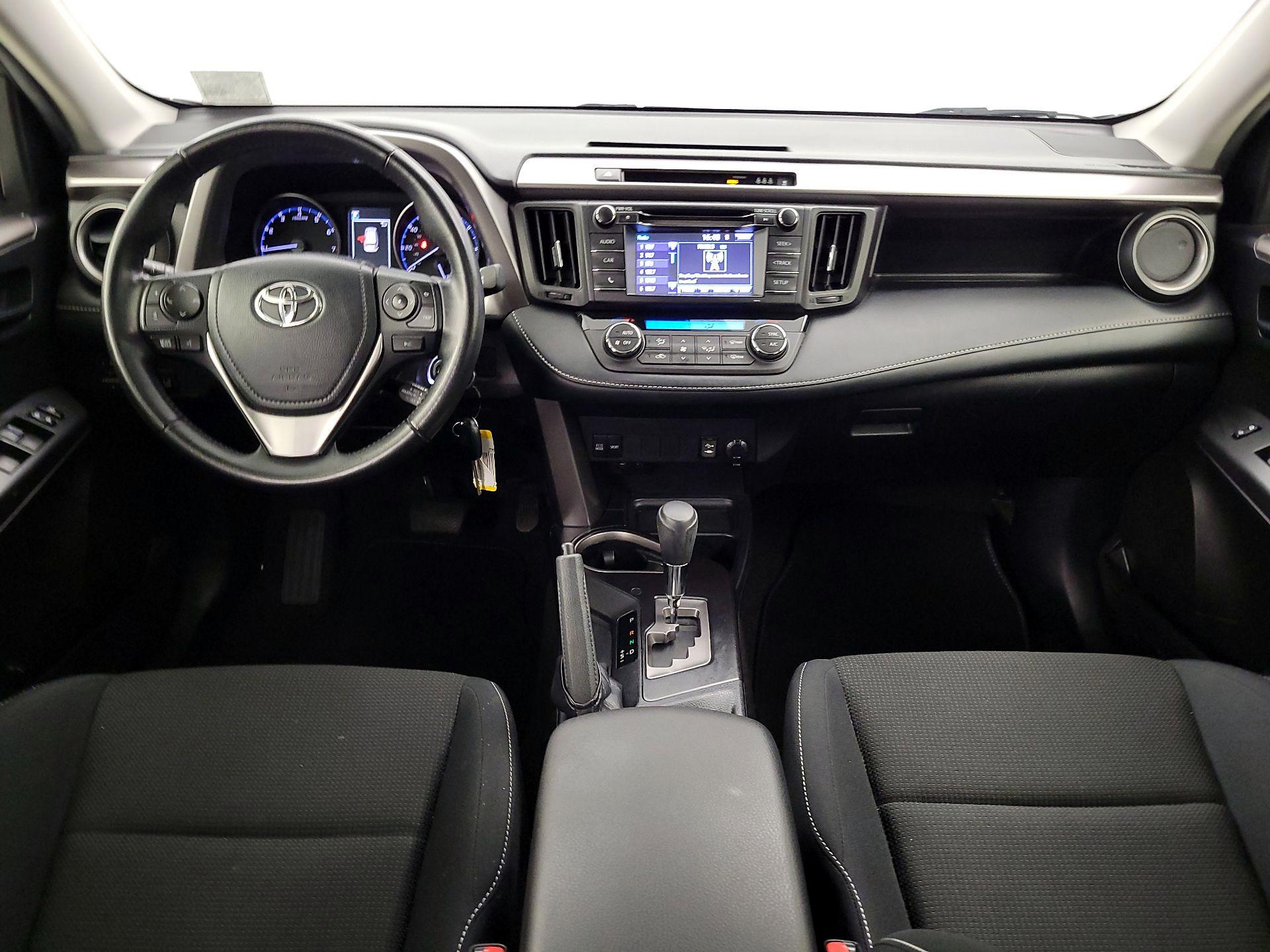 Thumbnail: 2018 Toyota RAV4 - 9