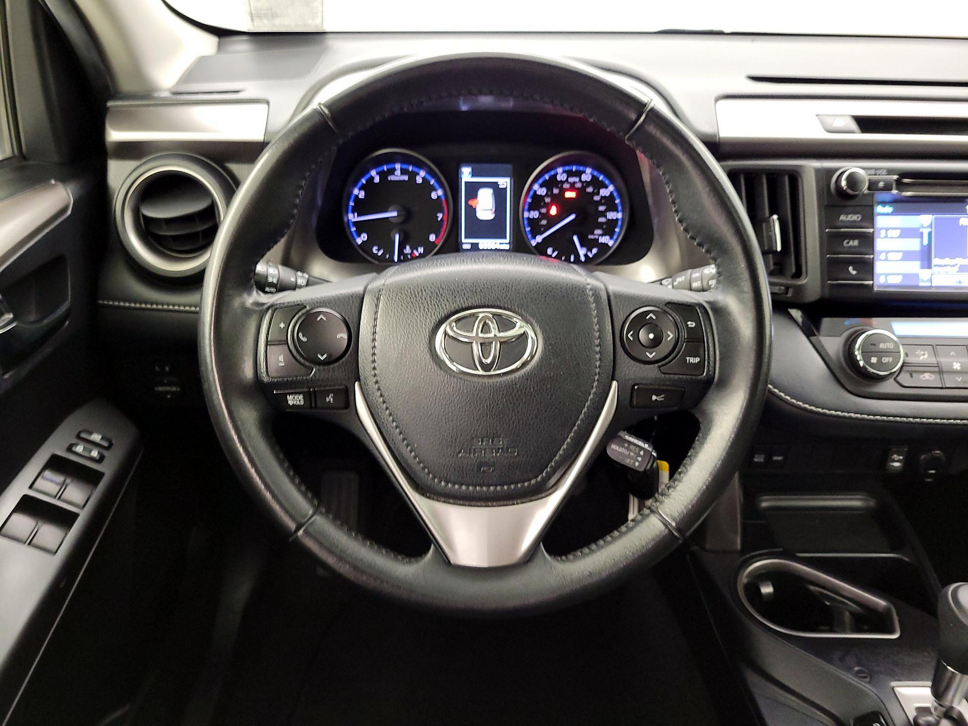 Thumbnail: 2018 Toyota RAV4 - 10