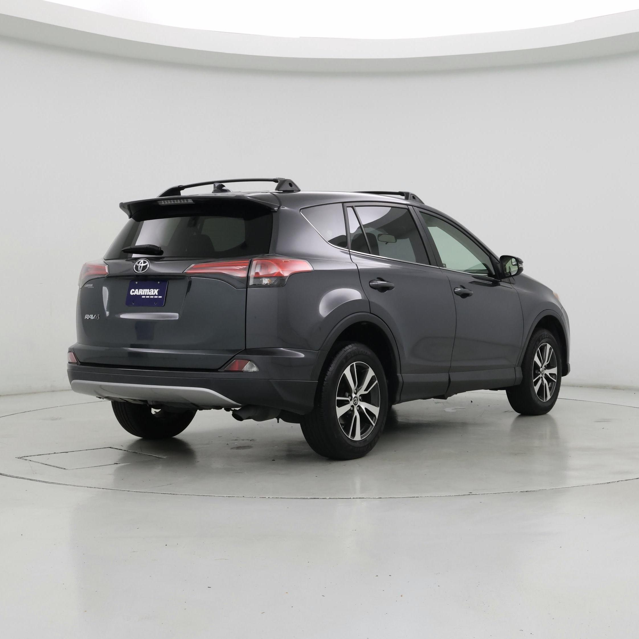 Thumbnail: 2018 Toyota RAV4 - 8
