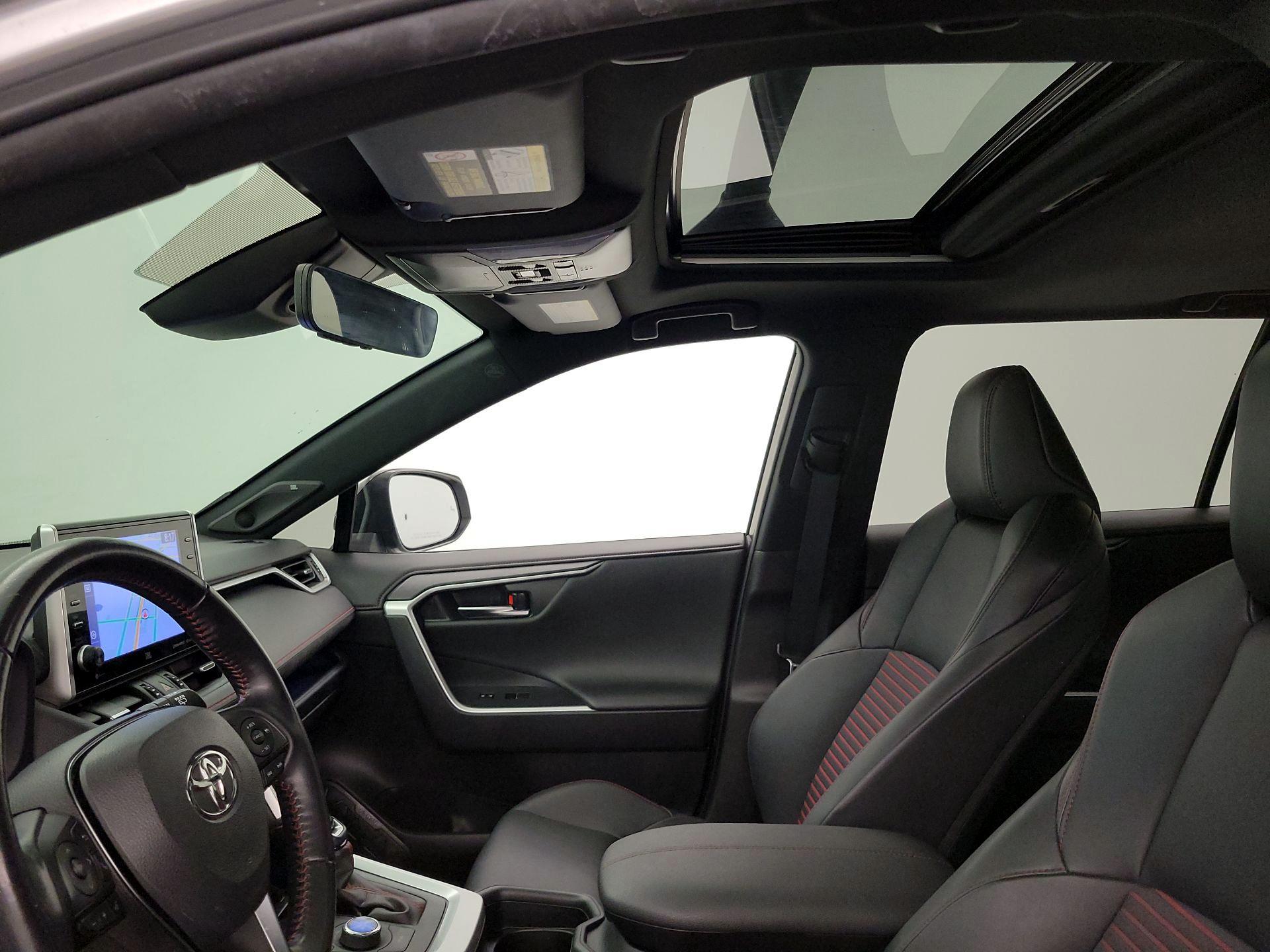 Thumbnail: 2021 Toyota RAV4 - 20