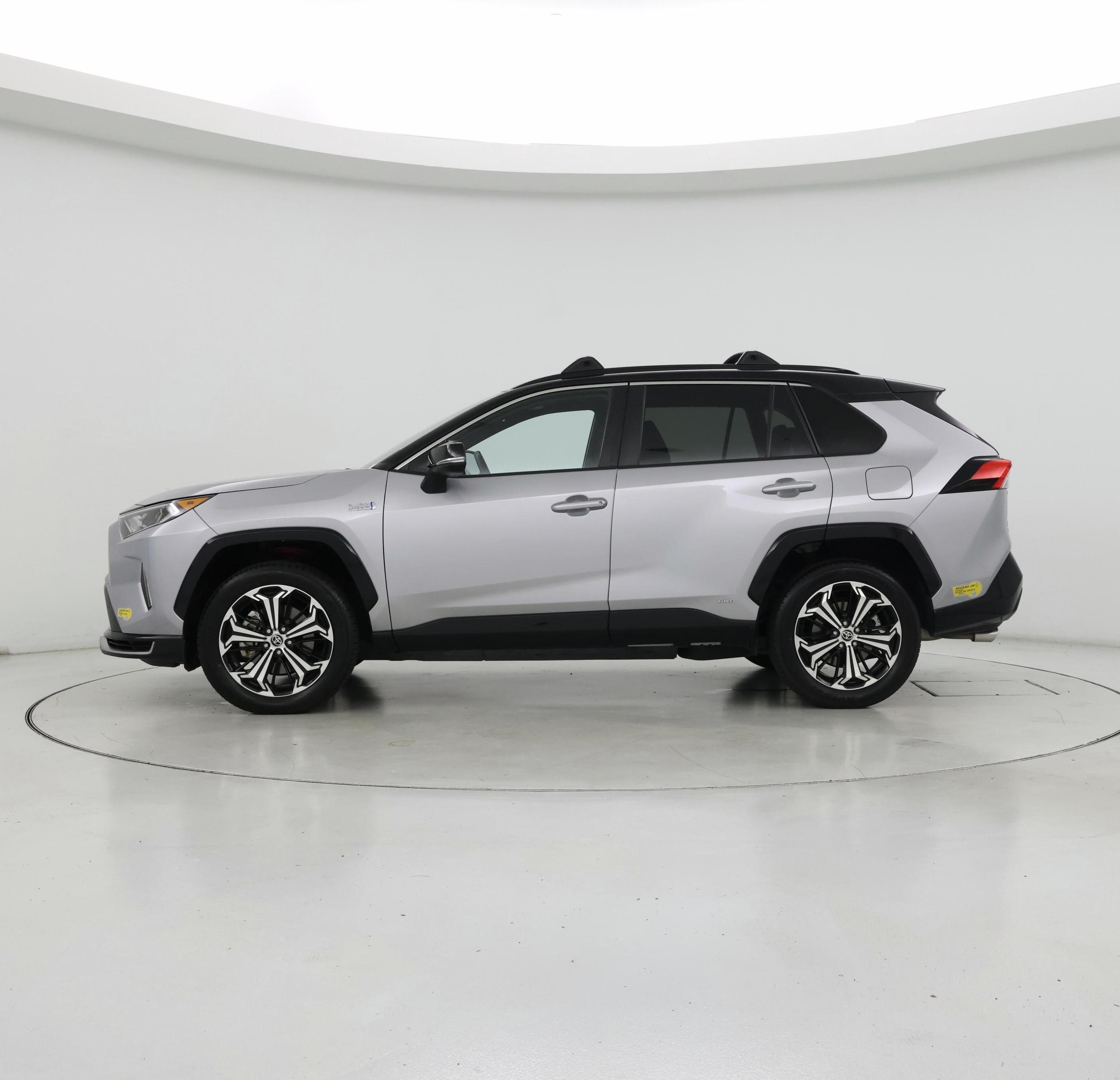 Thumbnail: 2021 Toyota RAV4 - 3