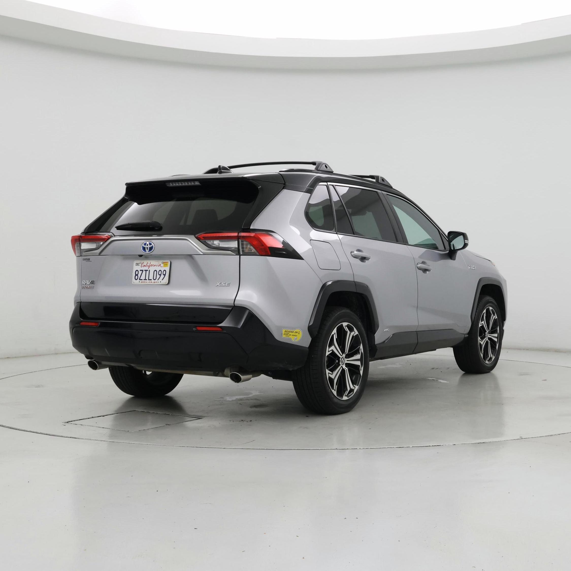 Thumbnail: 2021 Toyota RAV4 - 8