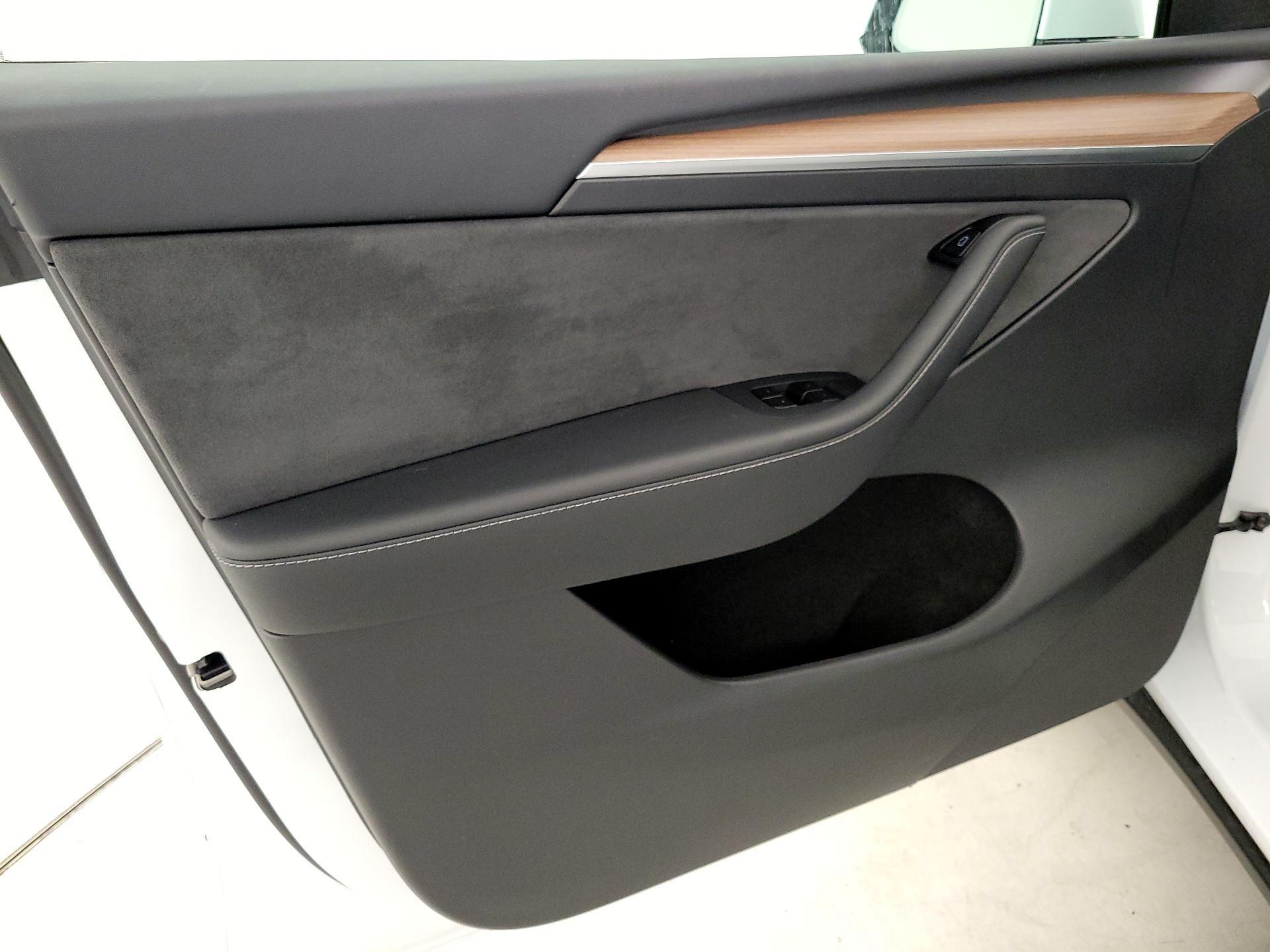 Thumbnail: 2025 Tesla Model Y - 12