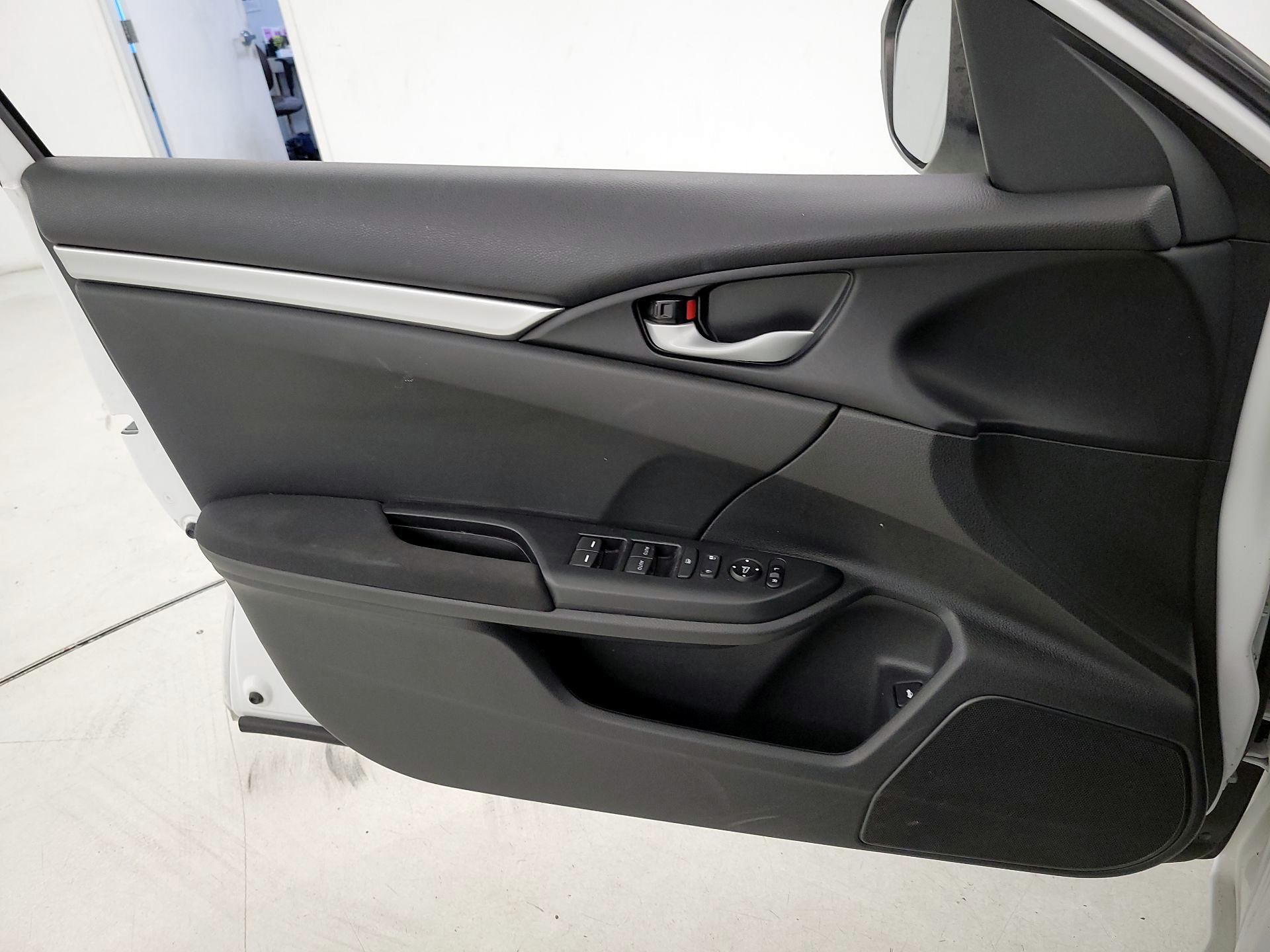 Thumbnail: 2019 Honda Civic - 12