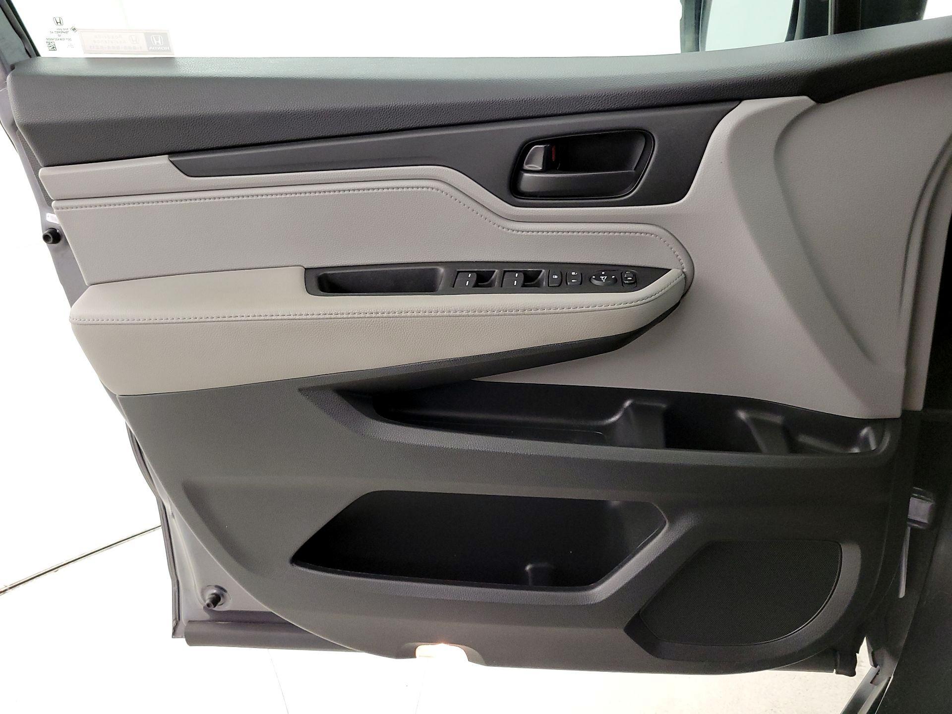 Thumbnail: 2019 Honda Odyssey - 12