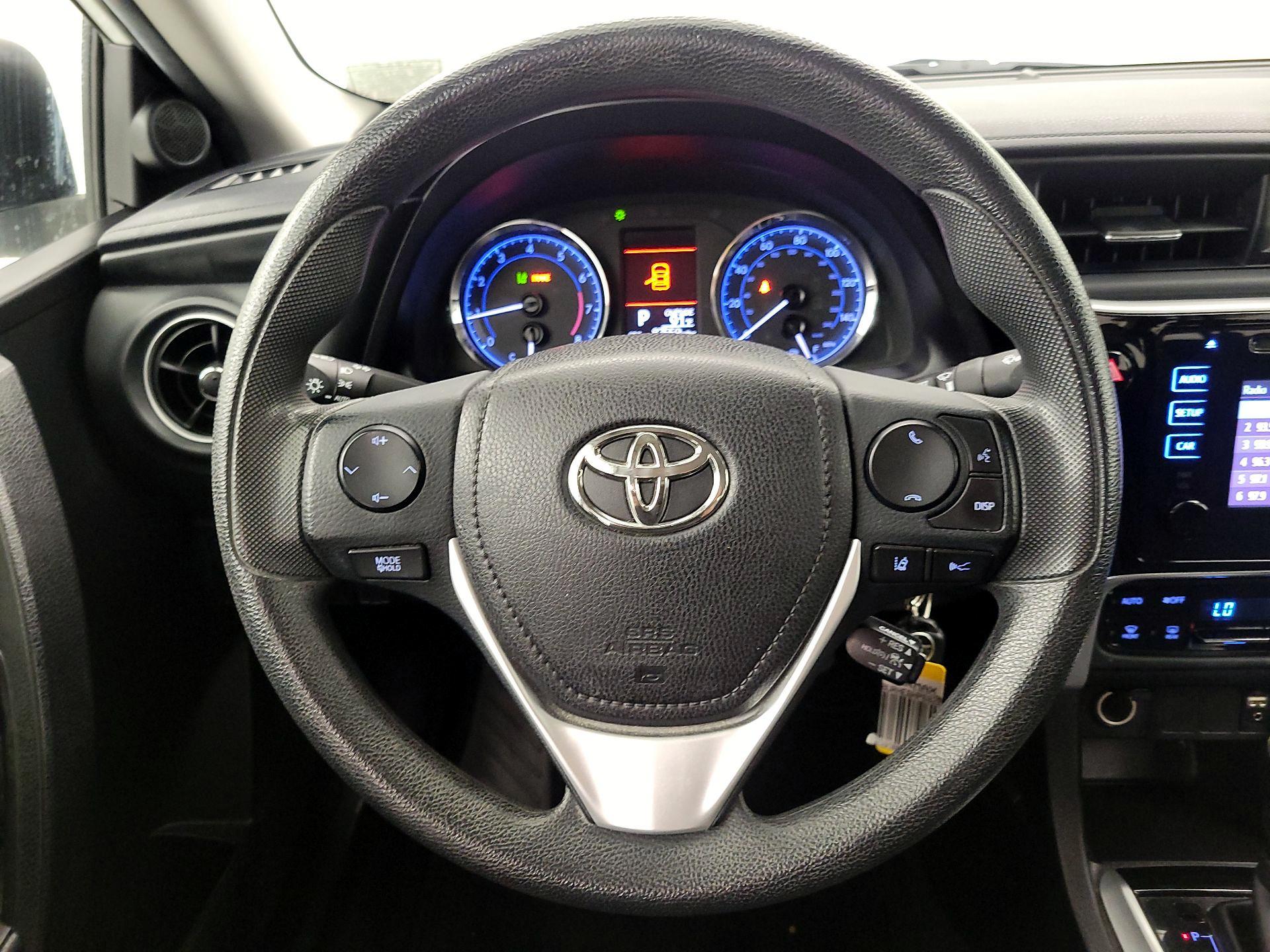 Thumbnail: 2017 Toyota Corolla - 10