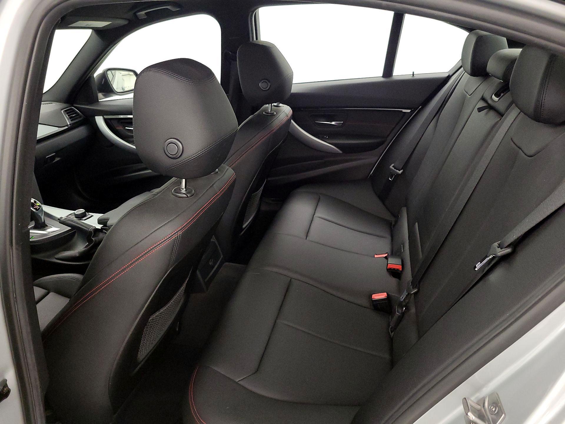 Thumbnail: 2016 BMW 3 Series - 19