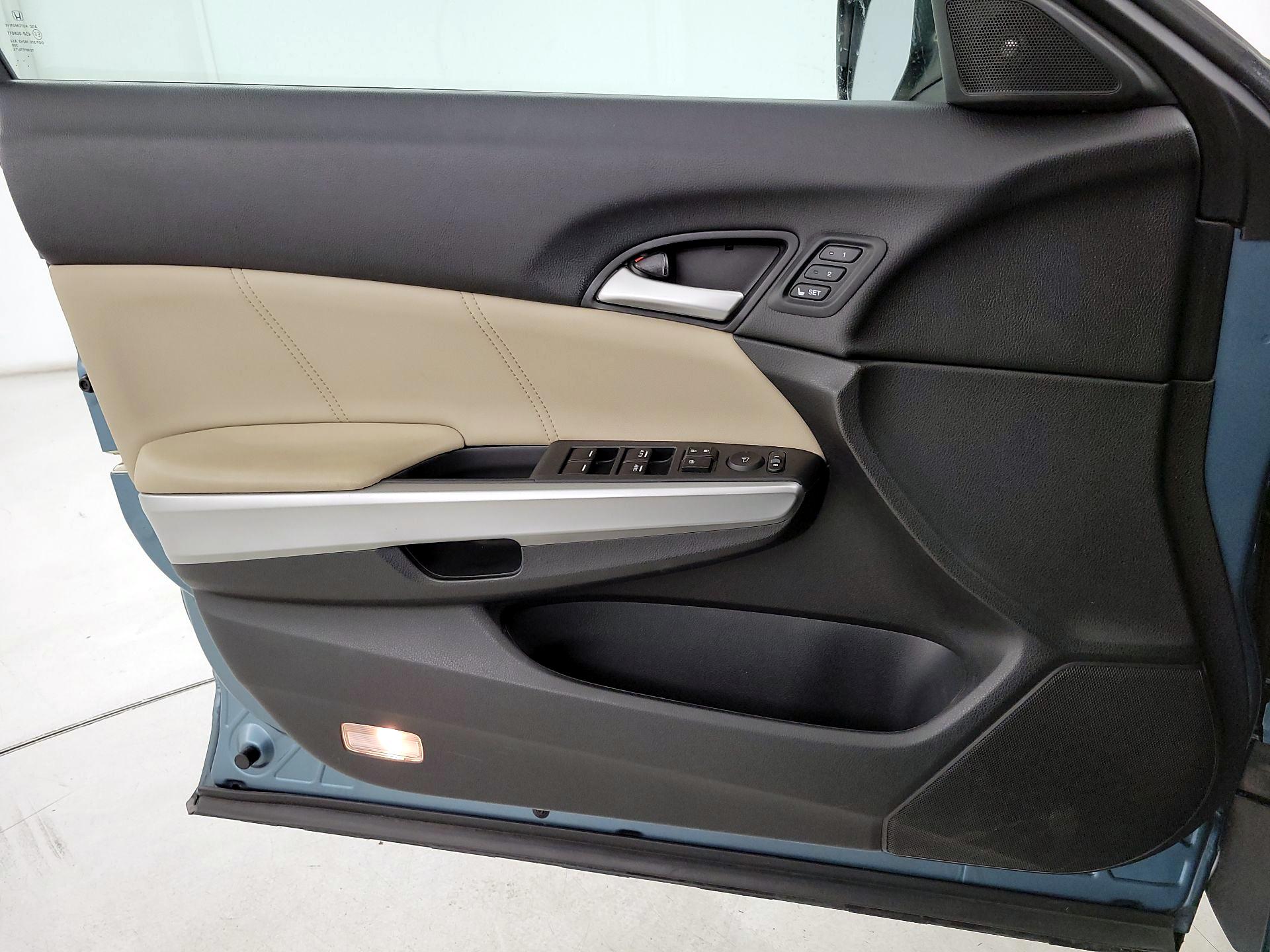 Thumbnail: 2013 Honda Accord Crosstour - 12