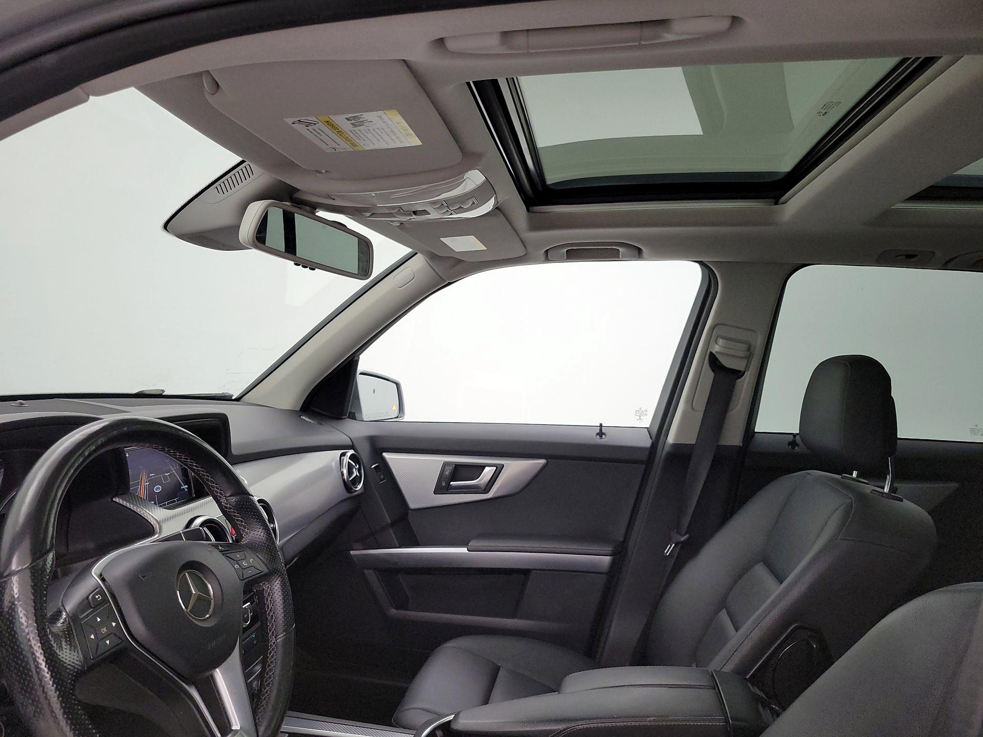 Thumbnail: 2015 Mercedes-Benz GLK - 19