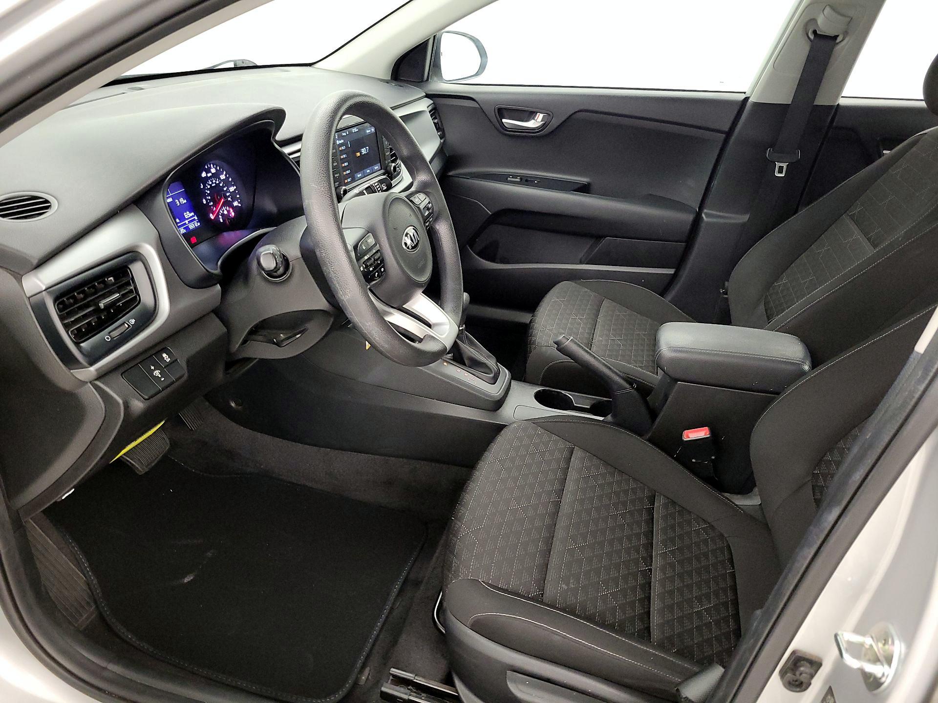 Thumbnail: 2020 Kia Rio - 11
