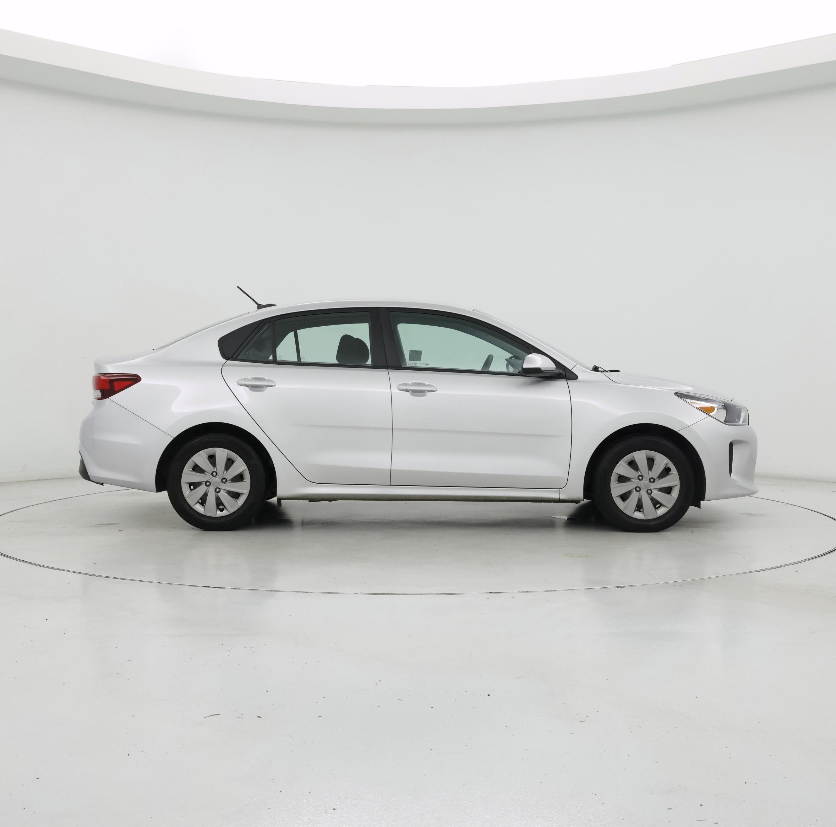 Thumbnail: 2020 Kia Rio - 7