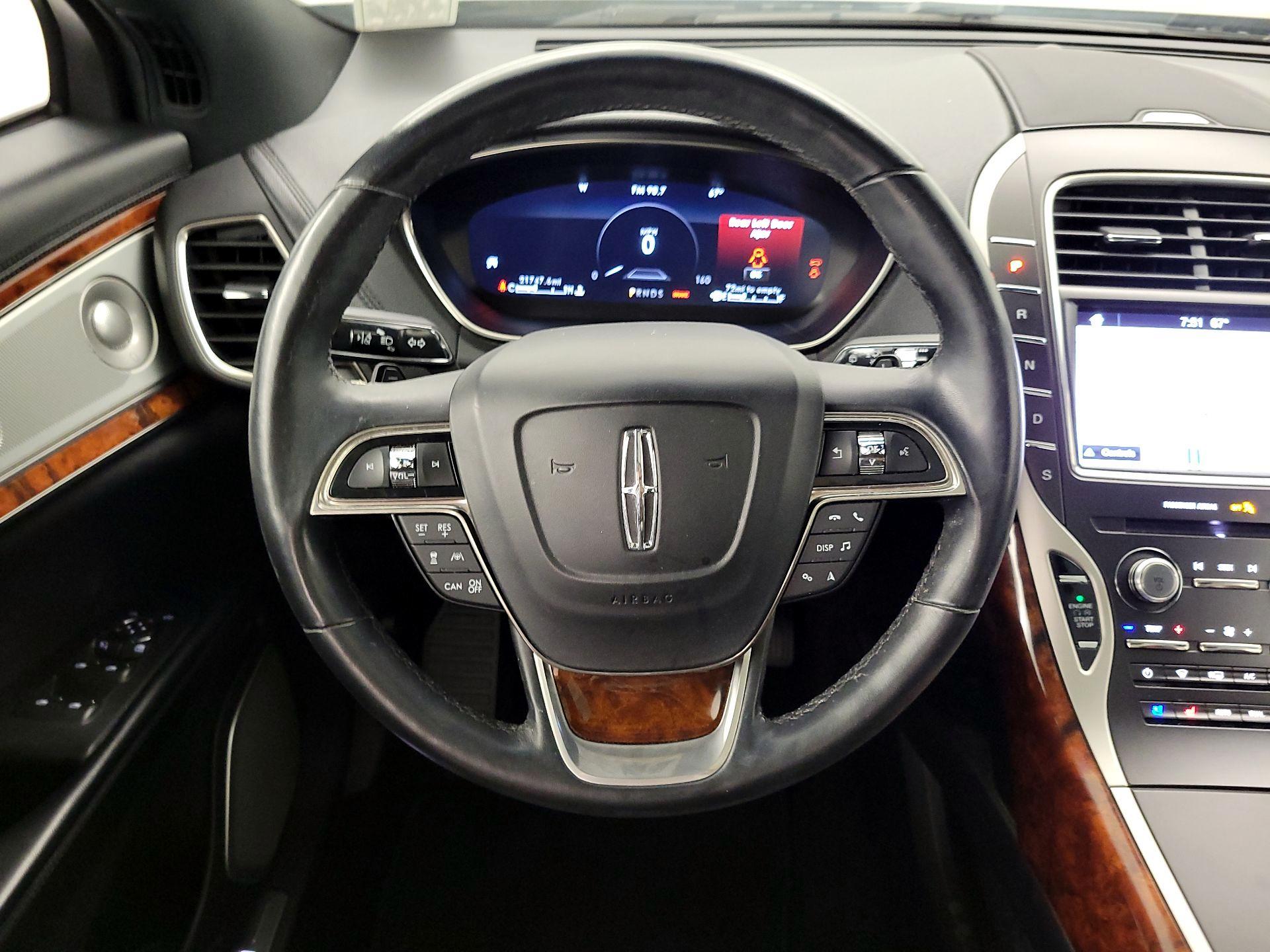 Thumbnail: 2019 Lincoln Nautilus - 10