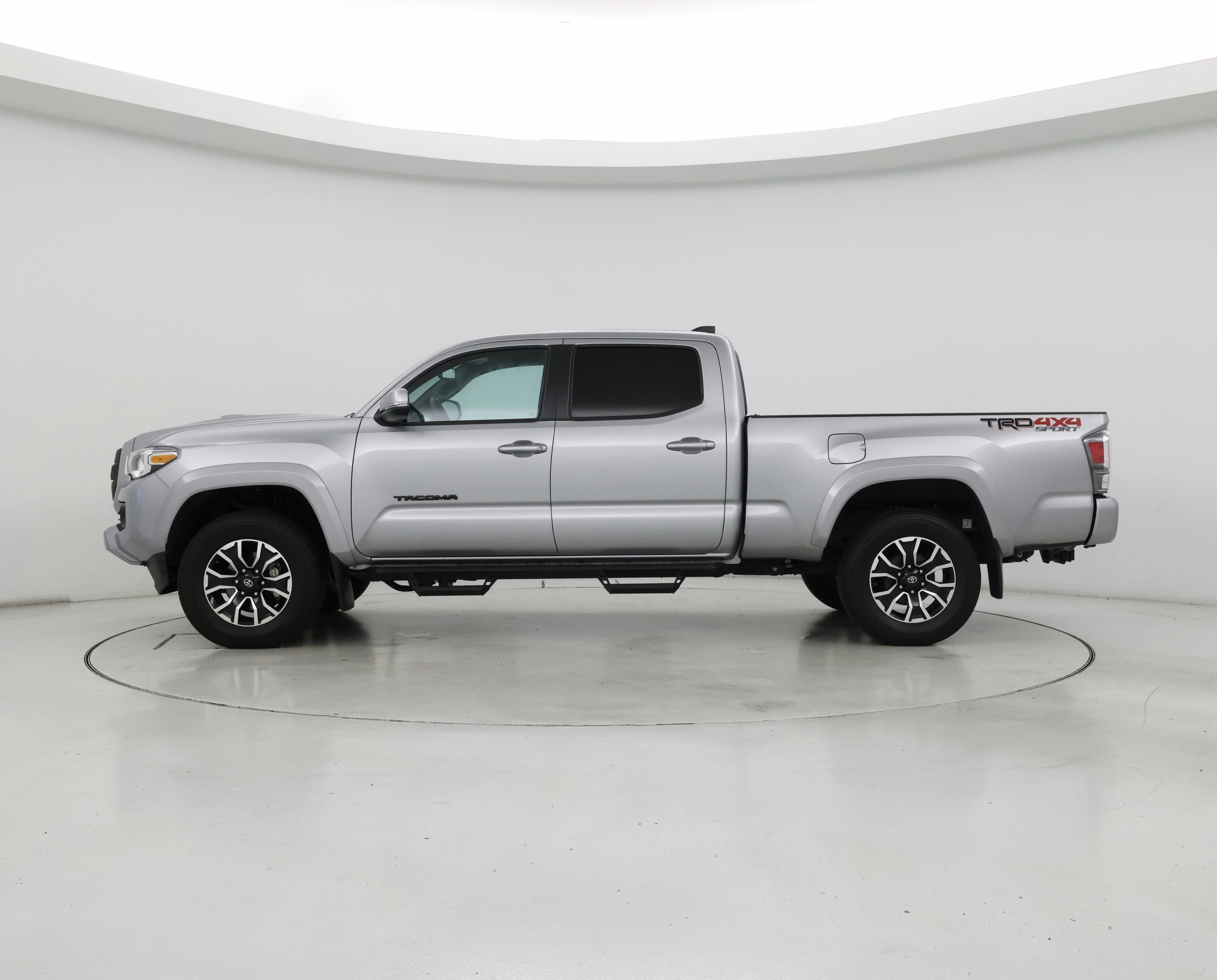 Thumbnail: 2021 Toyota Tacoma - 3