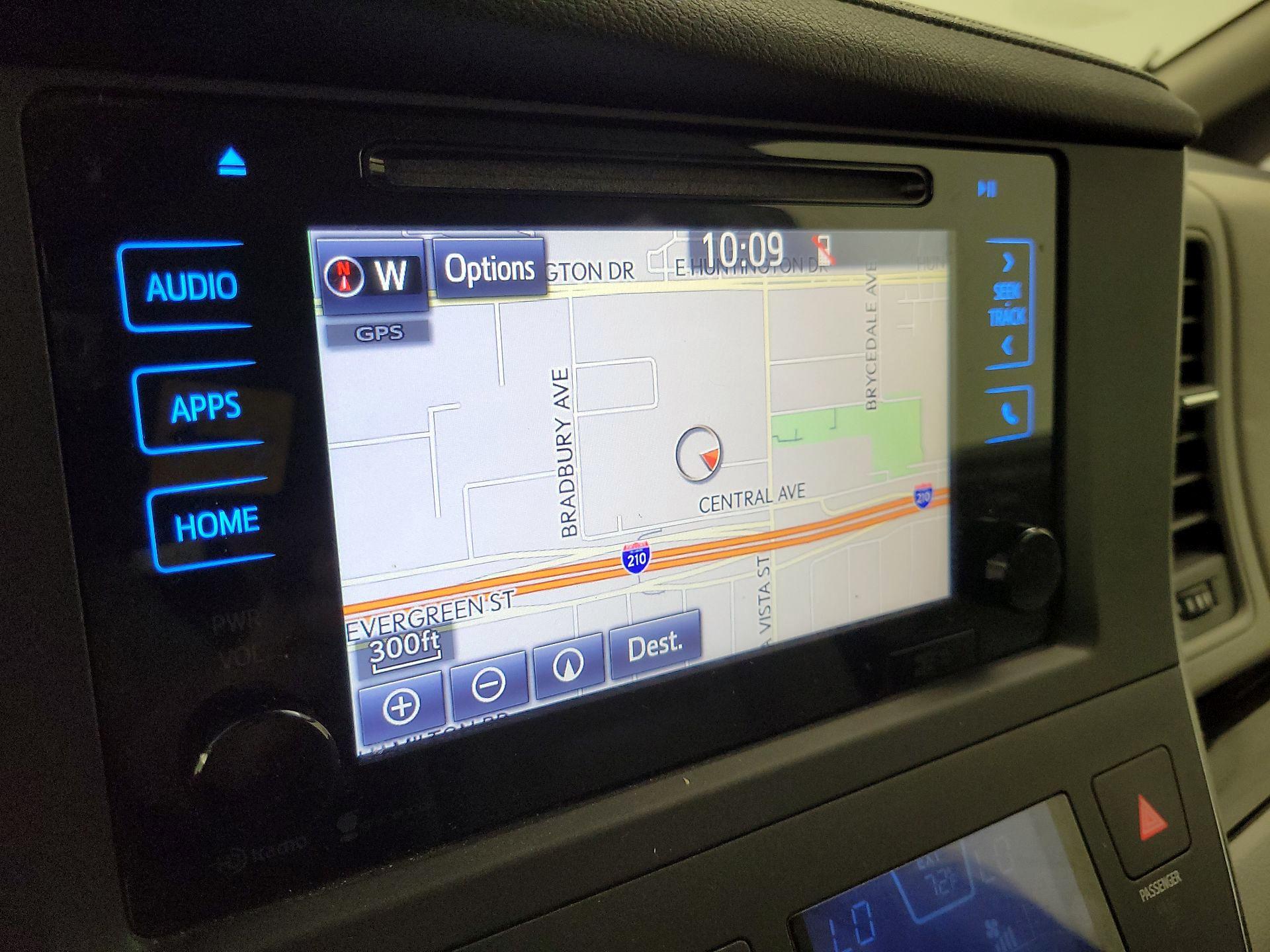 Thumbnail: 2015 Toyota Sienna - 14