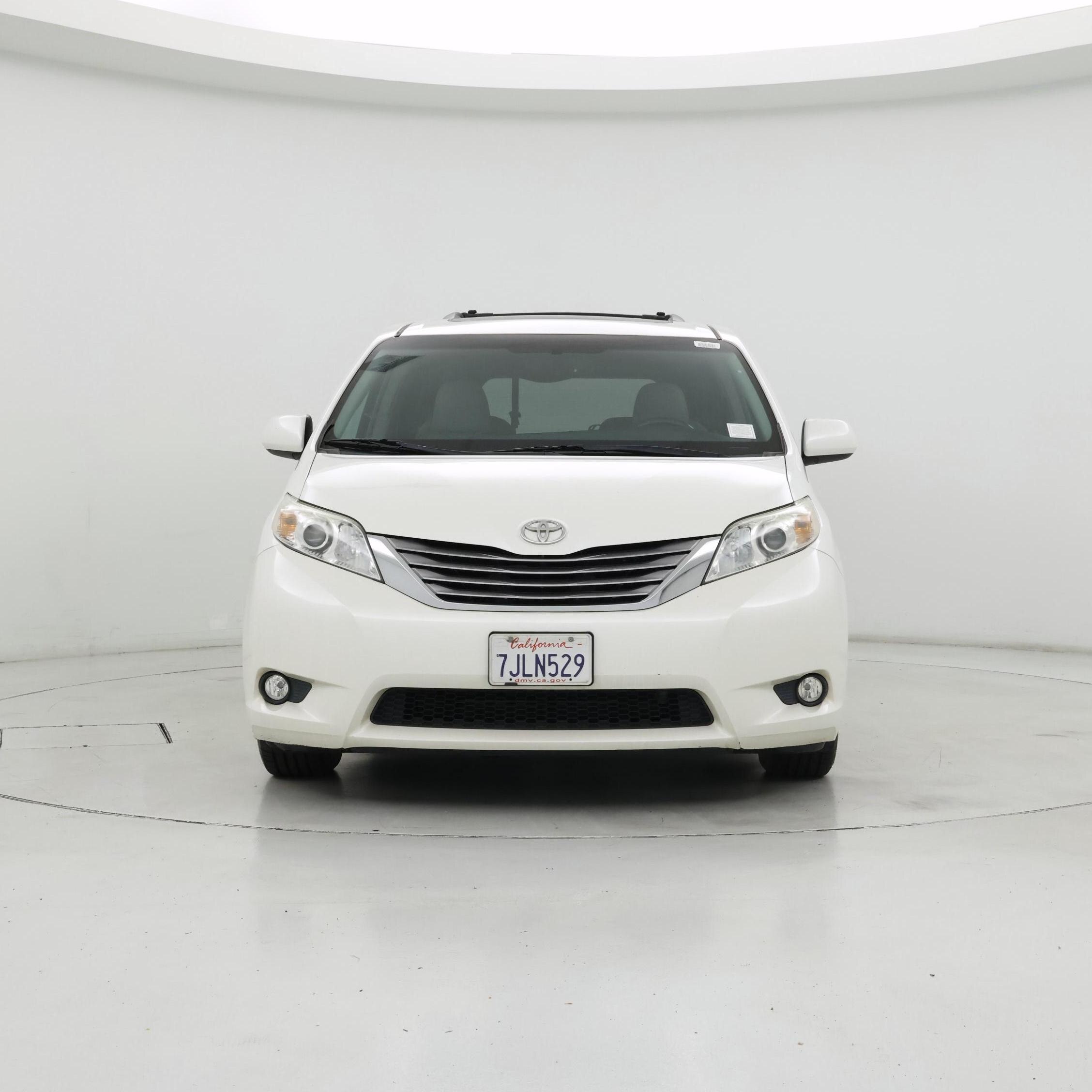 Thumbnail: 2015 Toyota Sienna - 5