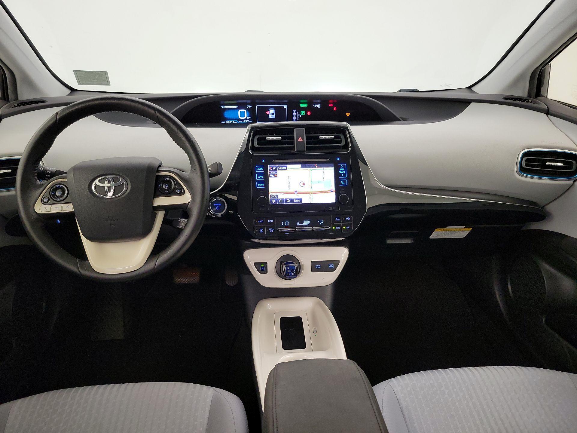 Thumbnail: 2016 Toyota Prius - 9