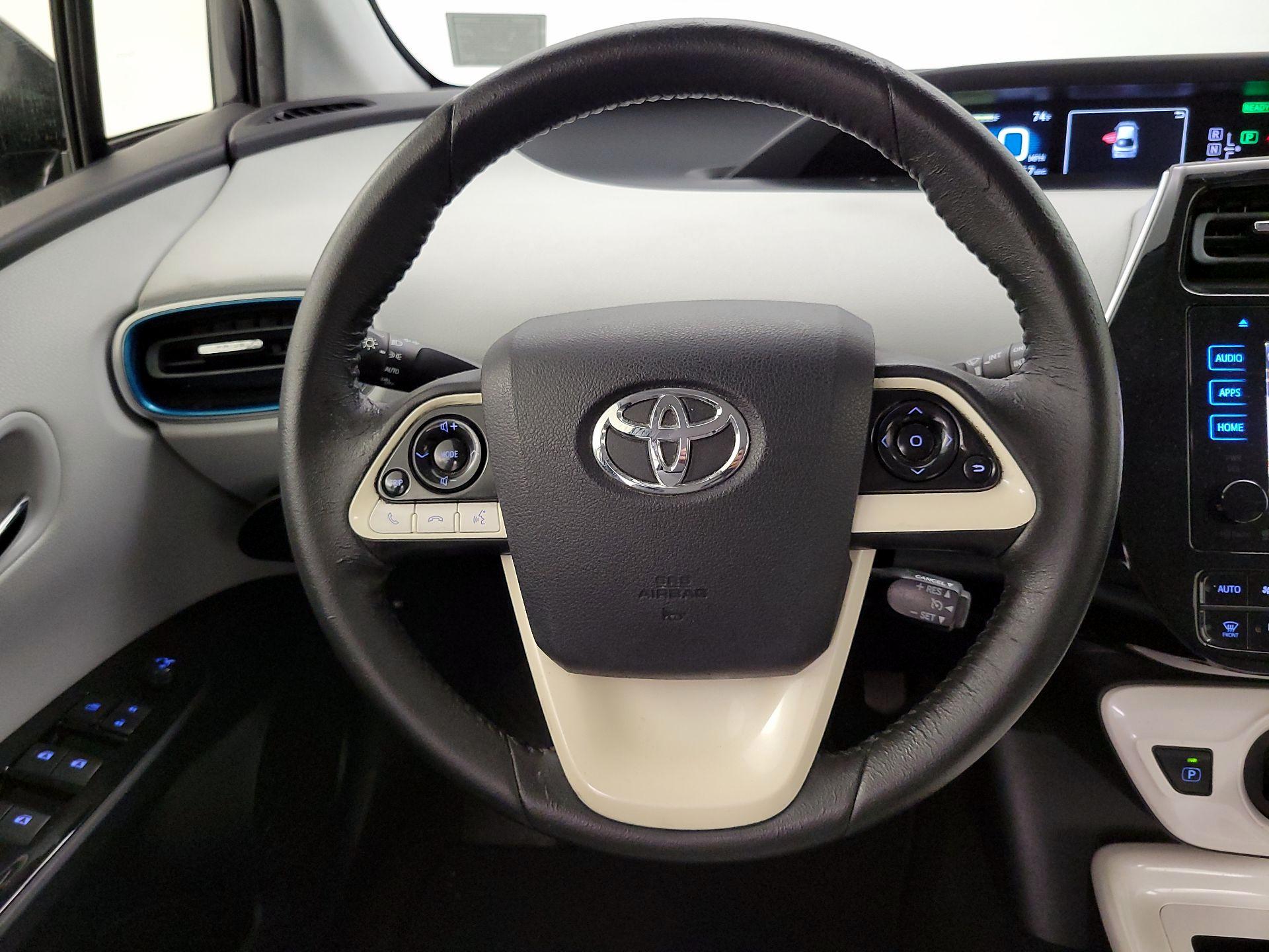 Thumbnail: 2016 Toyota Prius - 10