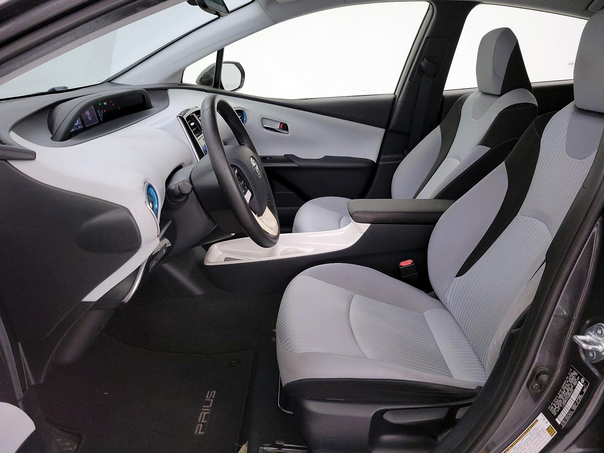 Thumbnail: 2016 Toyota Prius - 11