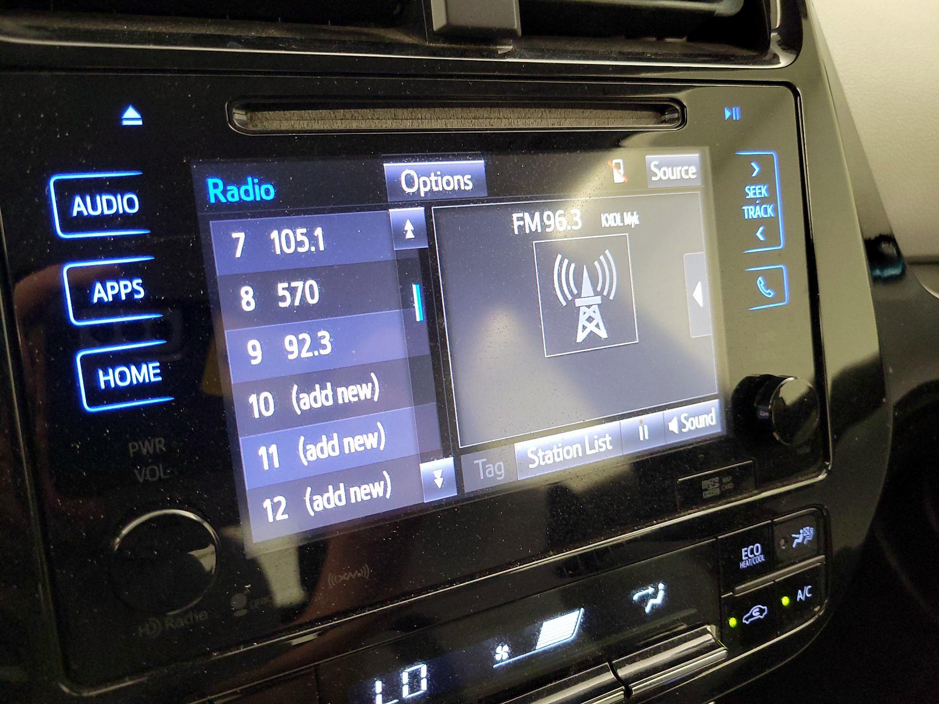 Thumbnail: 2016 Toyota Prius - 16