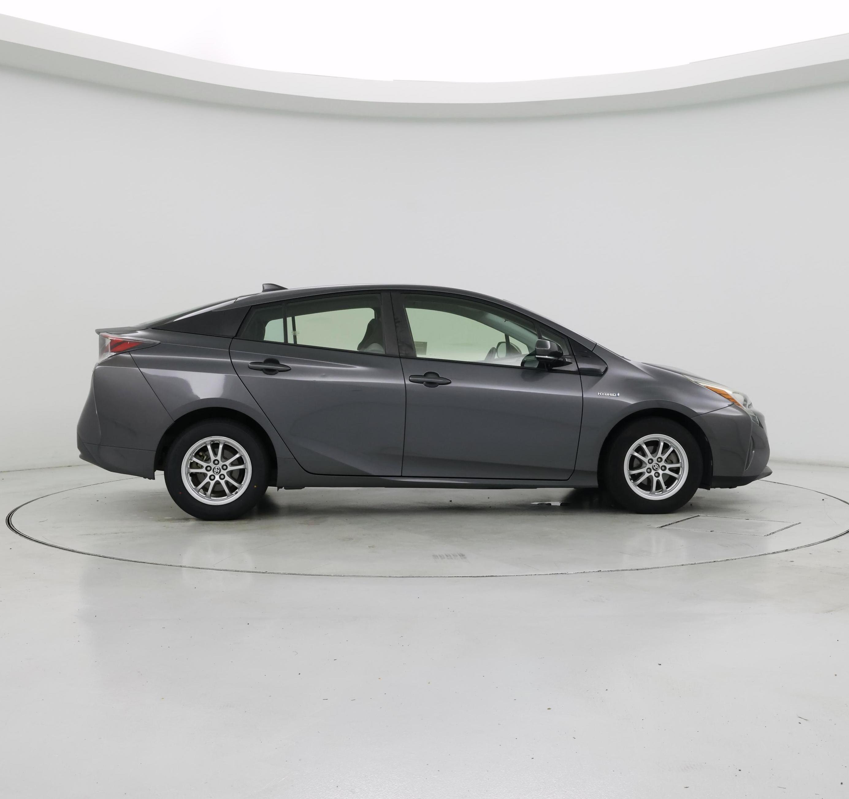 Thumbnail: 2016 Toyota Prius - 7