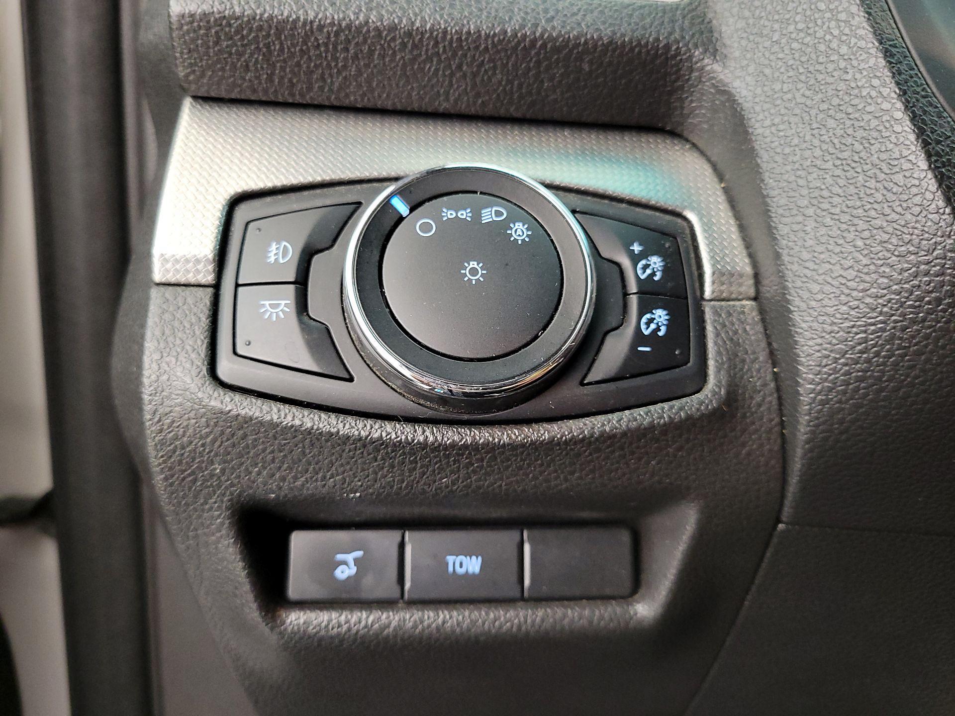 Thumbnail: 2014 Ford Explorer - 13