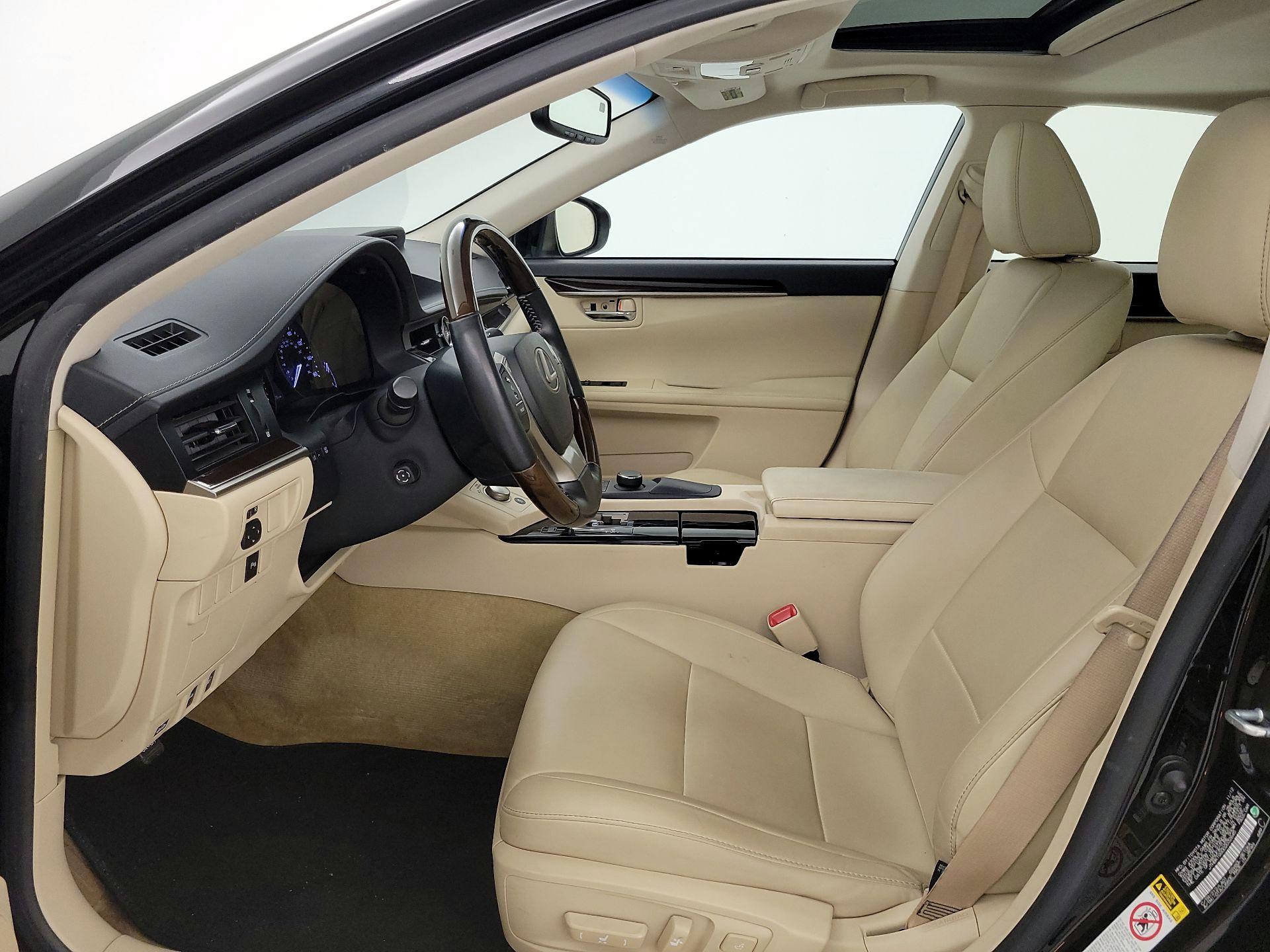 Thumbnail: 2013 Lexus ES - 11