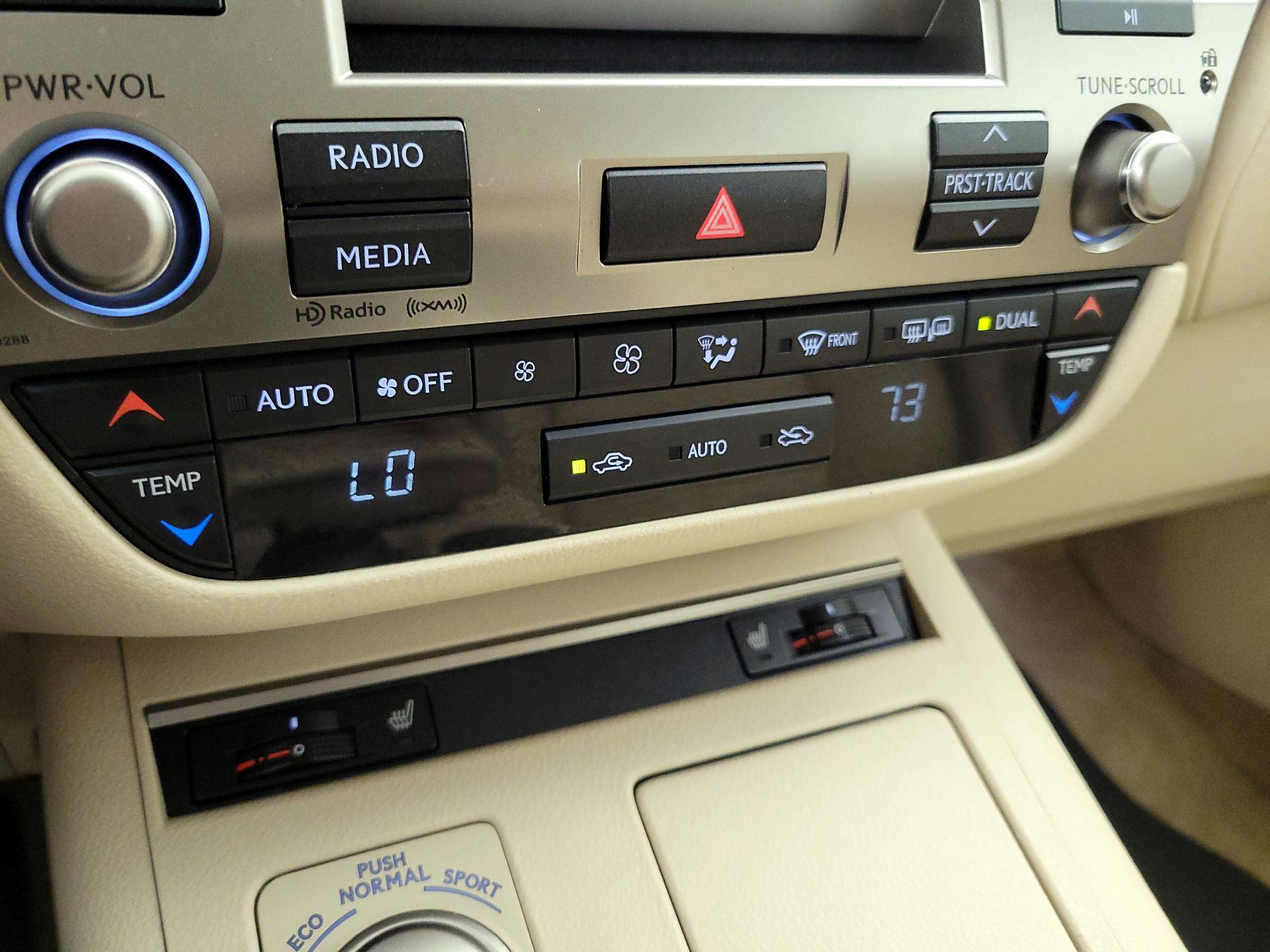 Thumbnail: 2013 Lexus ES - 16