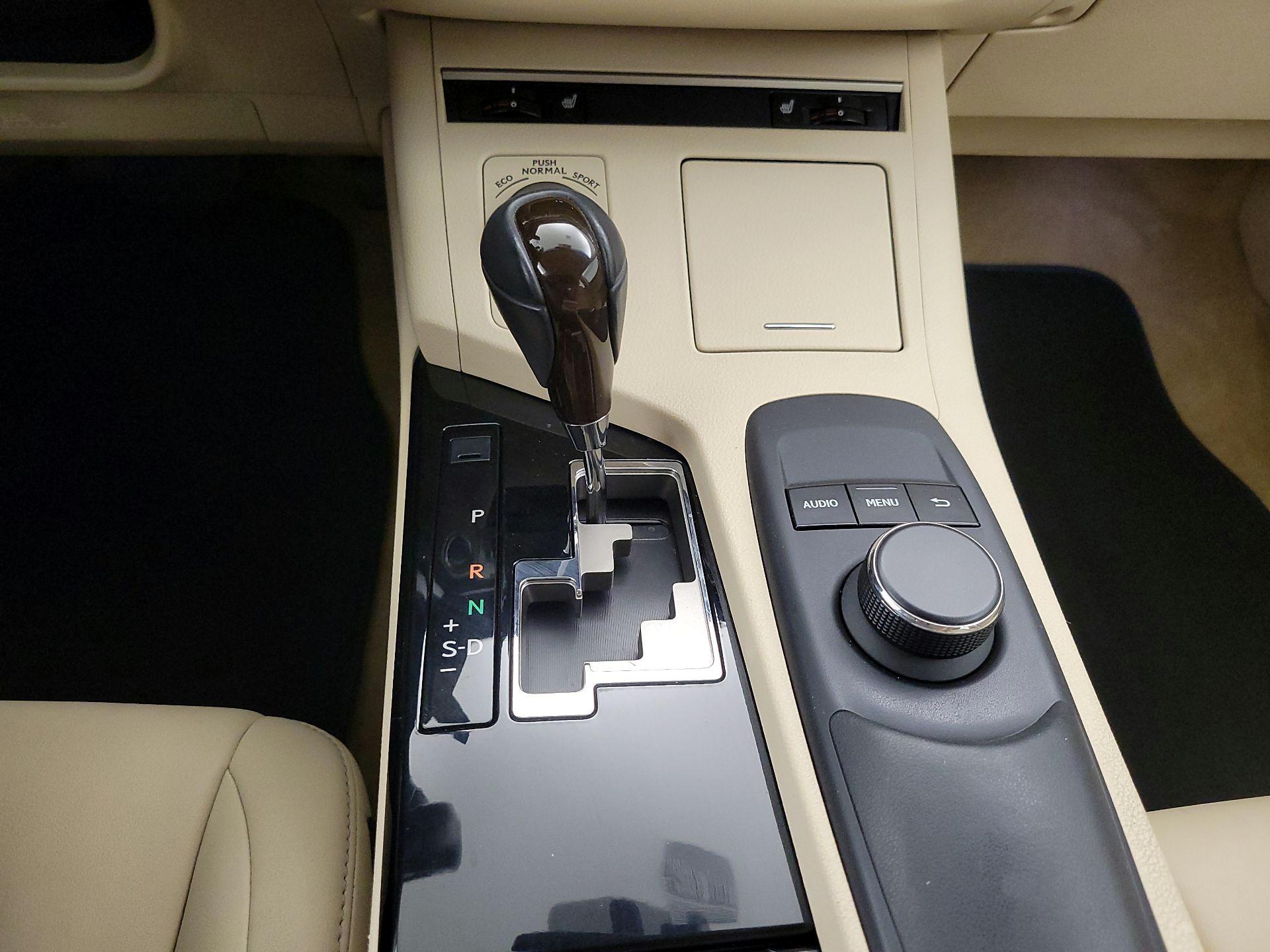 Thumbnail: 2013 Lexus ES - 17